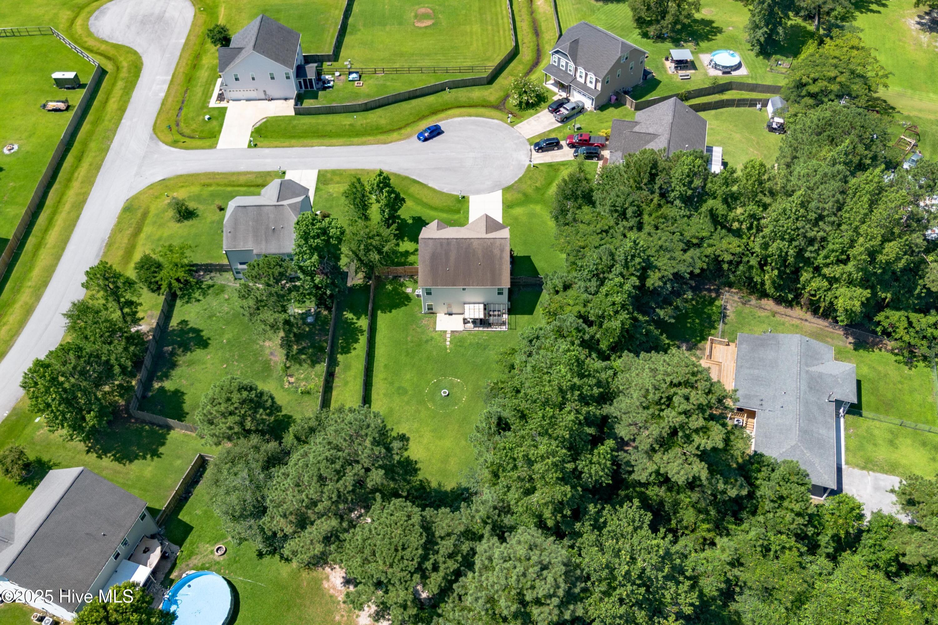 100521399 | Photo 38