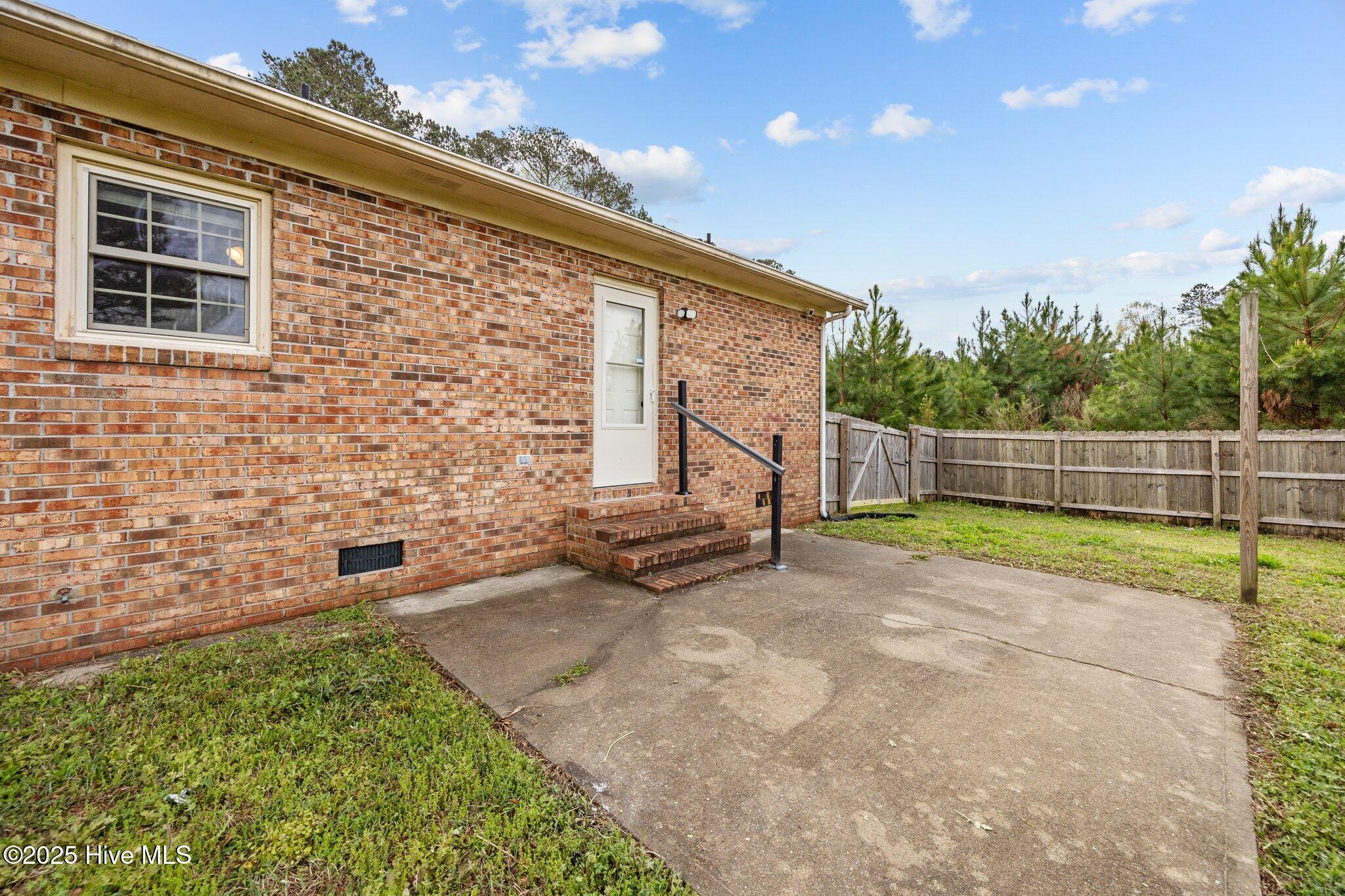 250 Ernest Gurganus Road, Jacksonville, NC 28540 – photo 16: 20-web-or-mls-IMG_2143