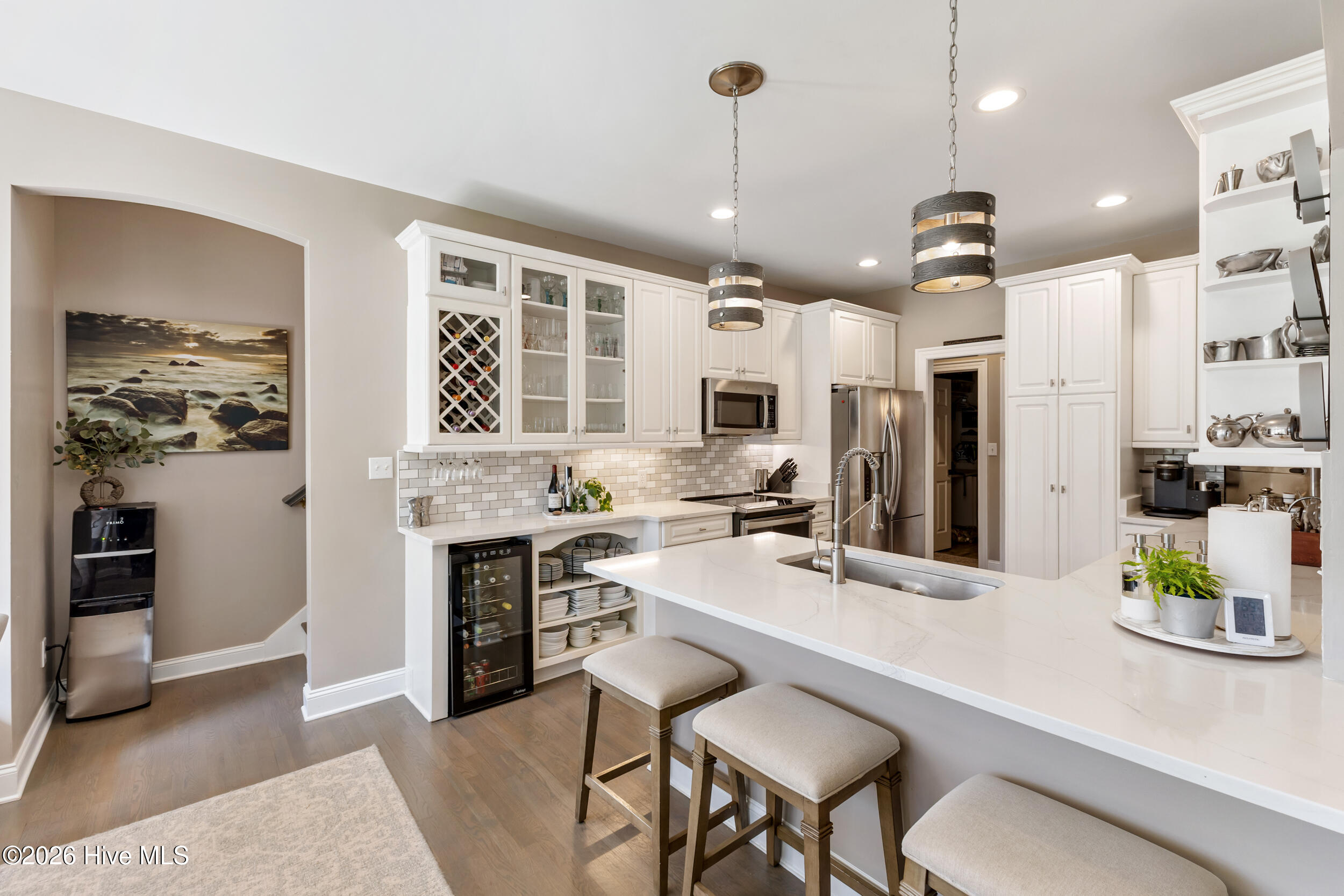 100569489 | Photo 17