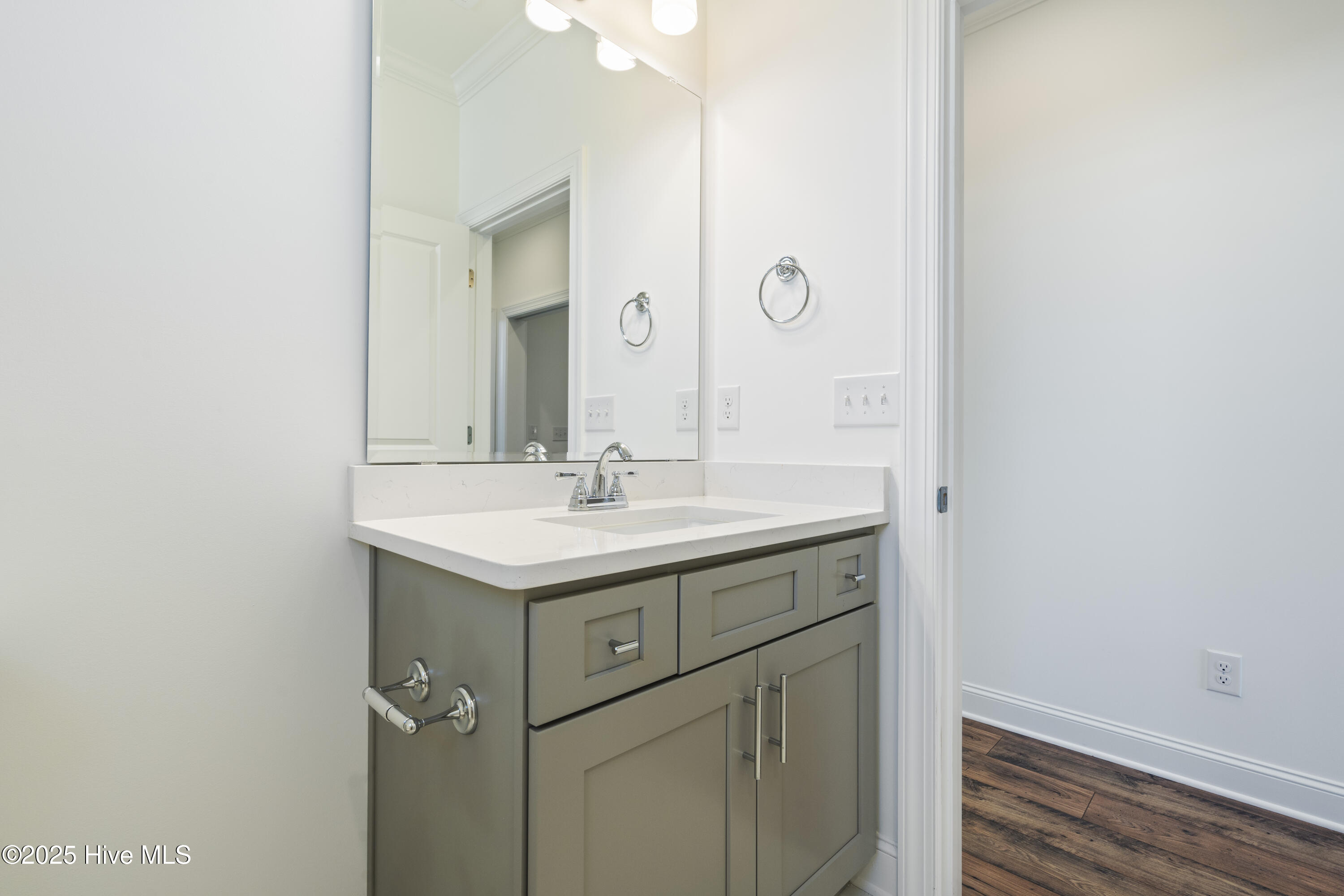 100522152 | Photo 31