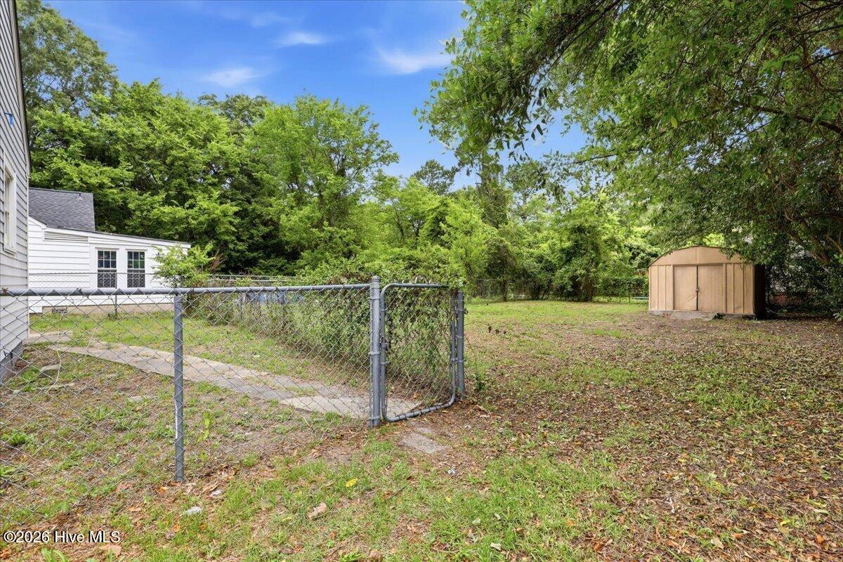 05-1313 Maple St-5
