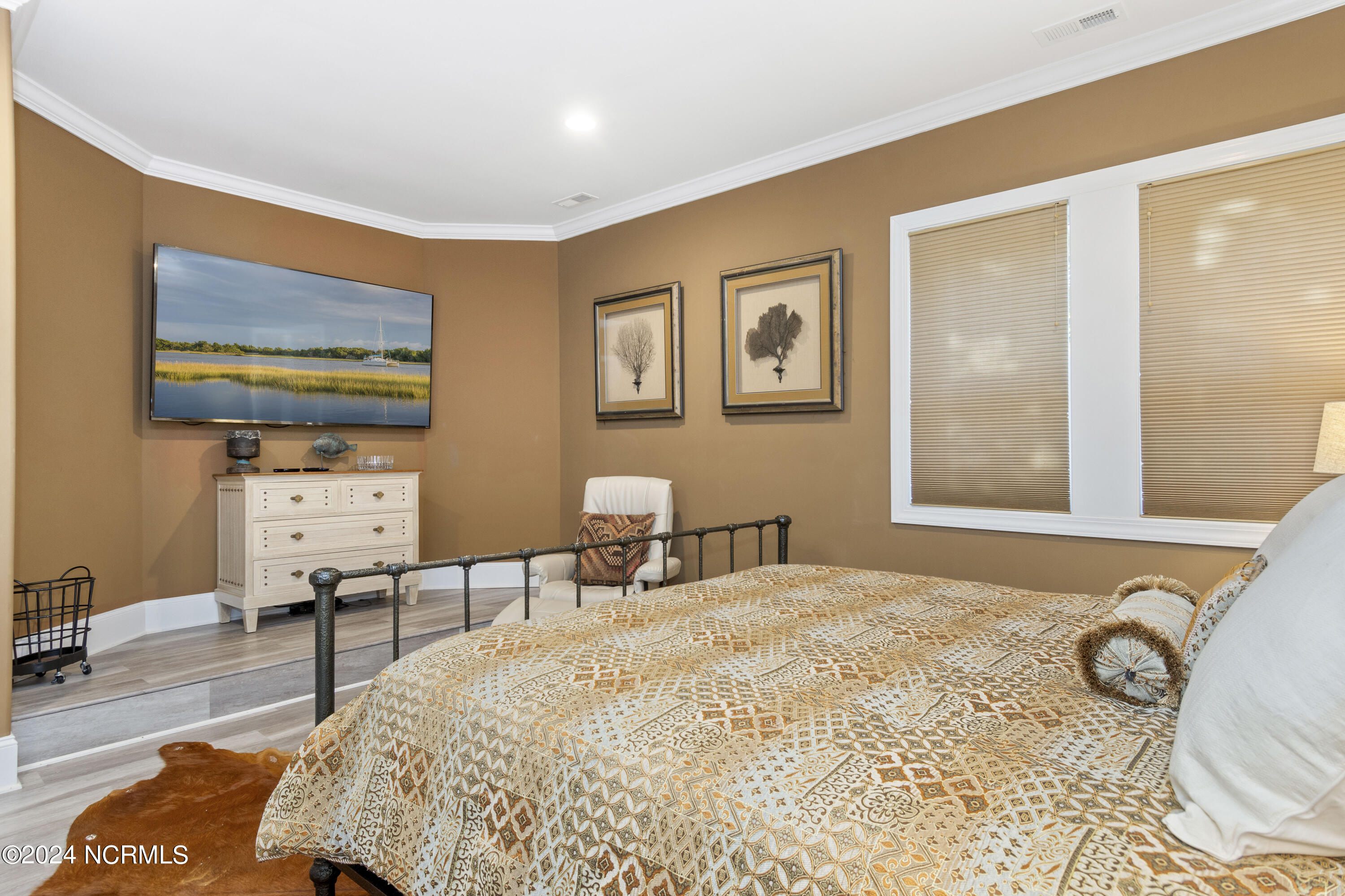 100429078 | Photo 51