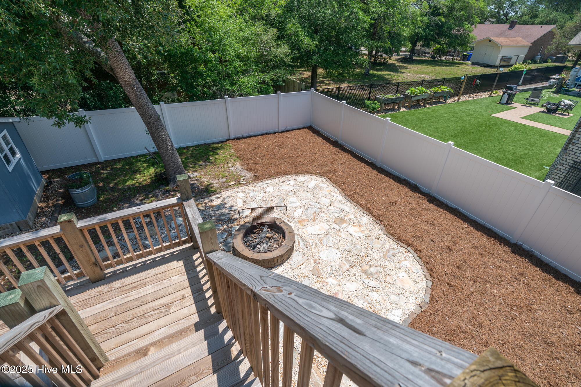 100527640 | Photo 26