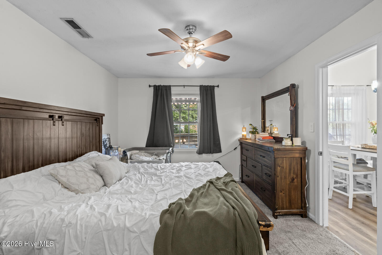 100569037 | Photo 19