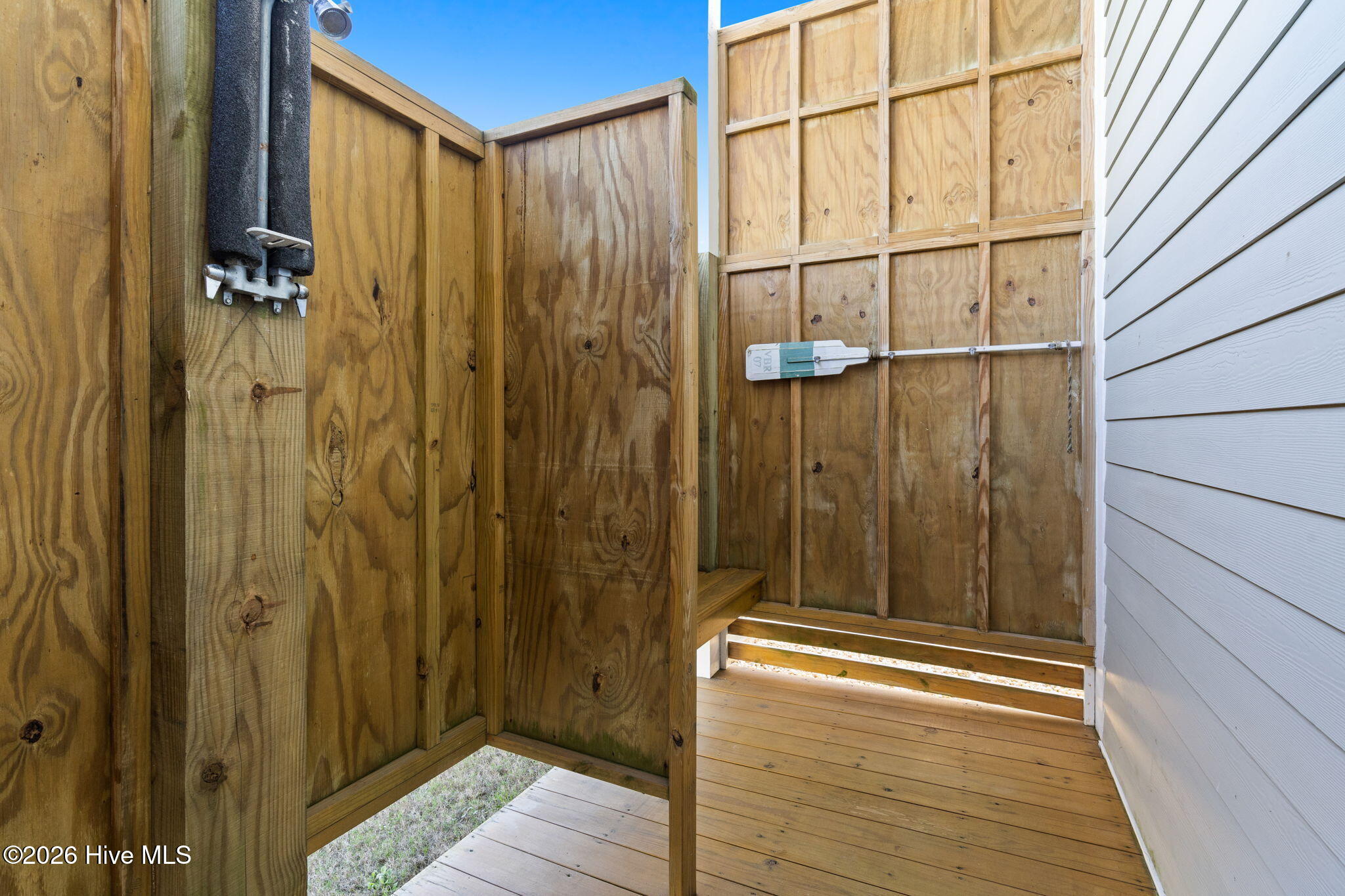 100555015 | Photo 47