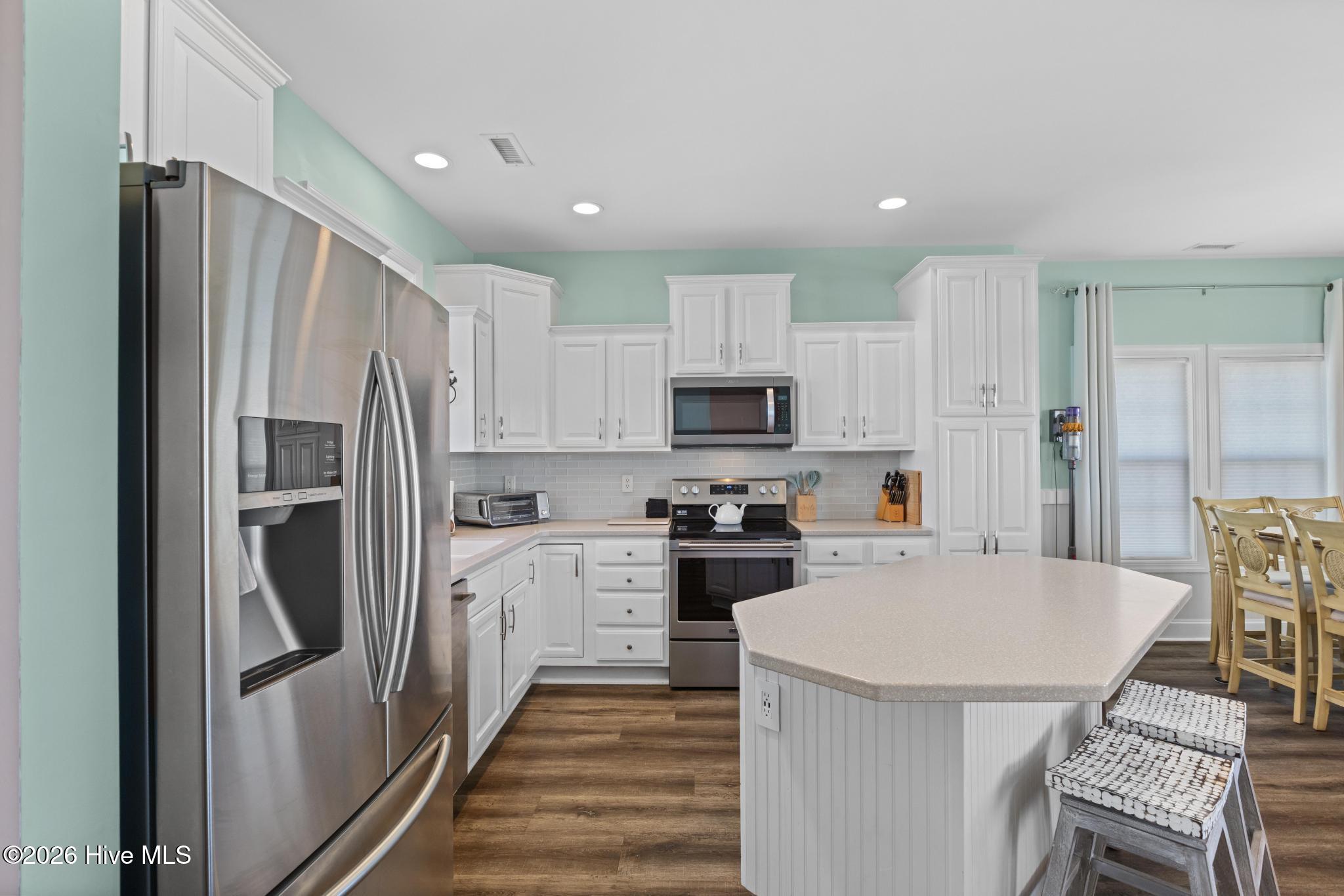 100562265 | Photo 13