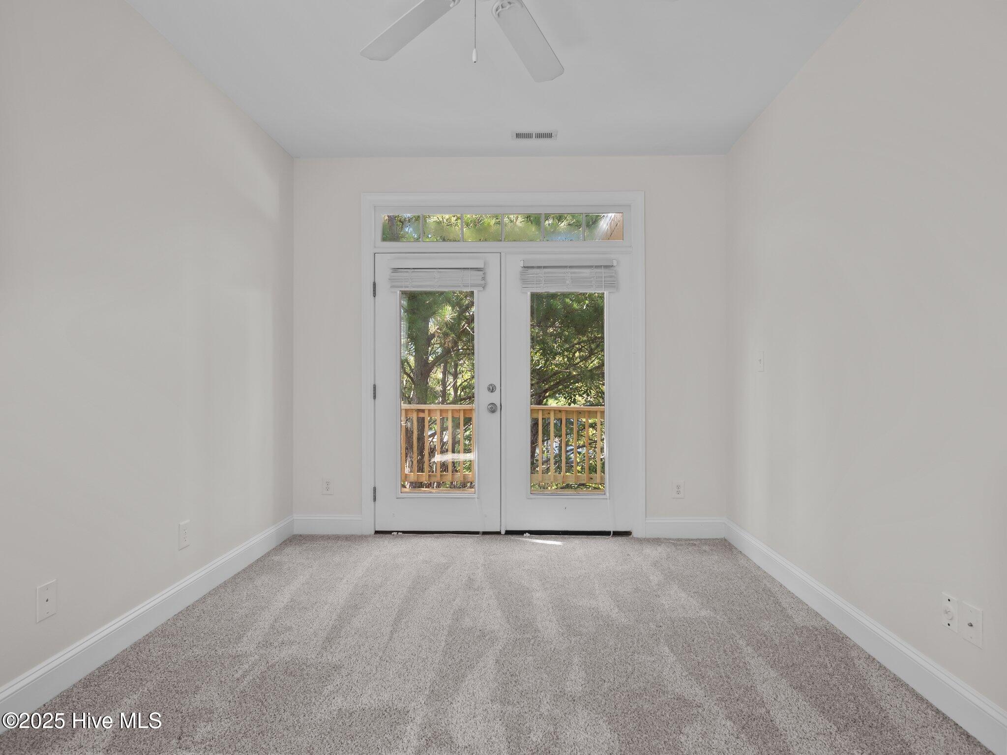 100518679 | Photo 24