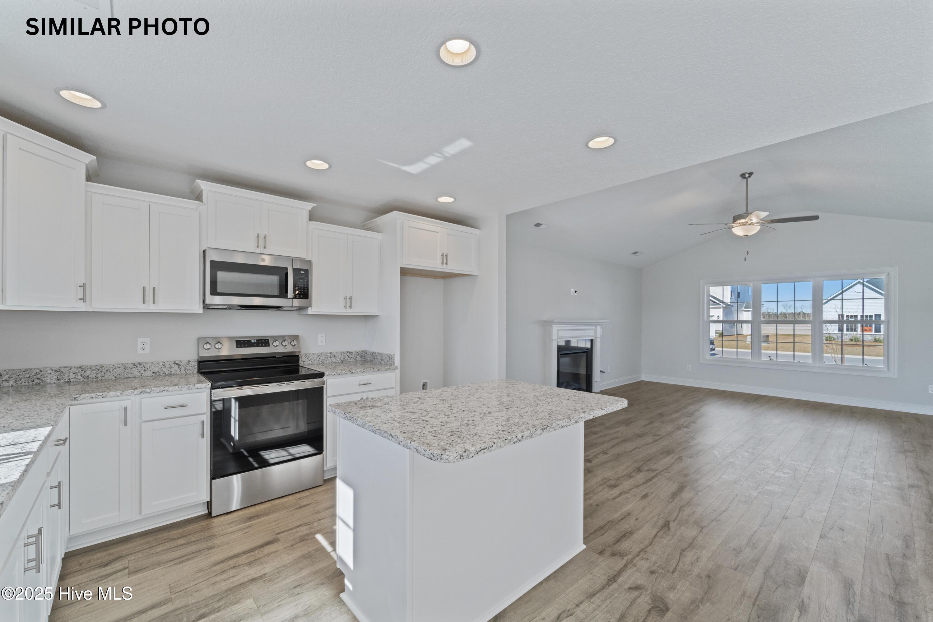 100537630 | Photo 12