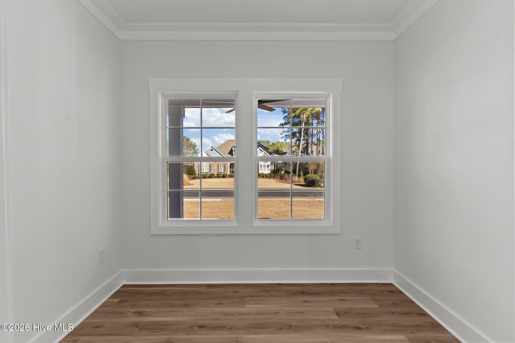 100549210 | Photo 14