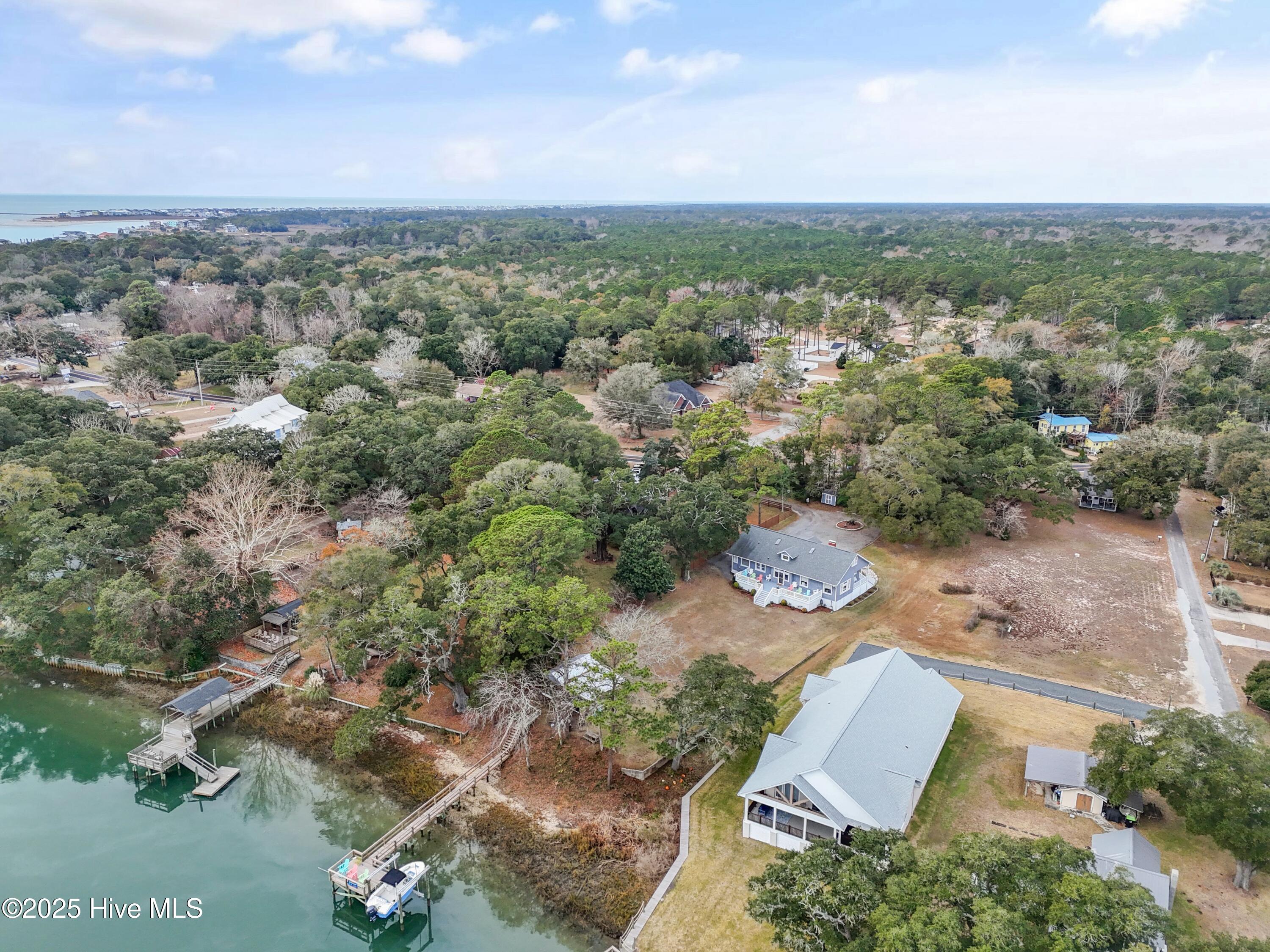 100544139 | Photo 79