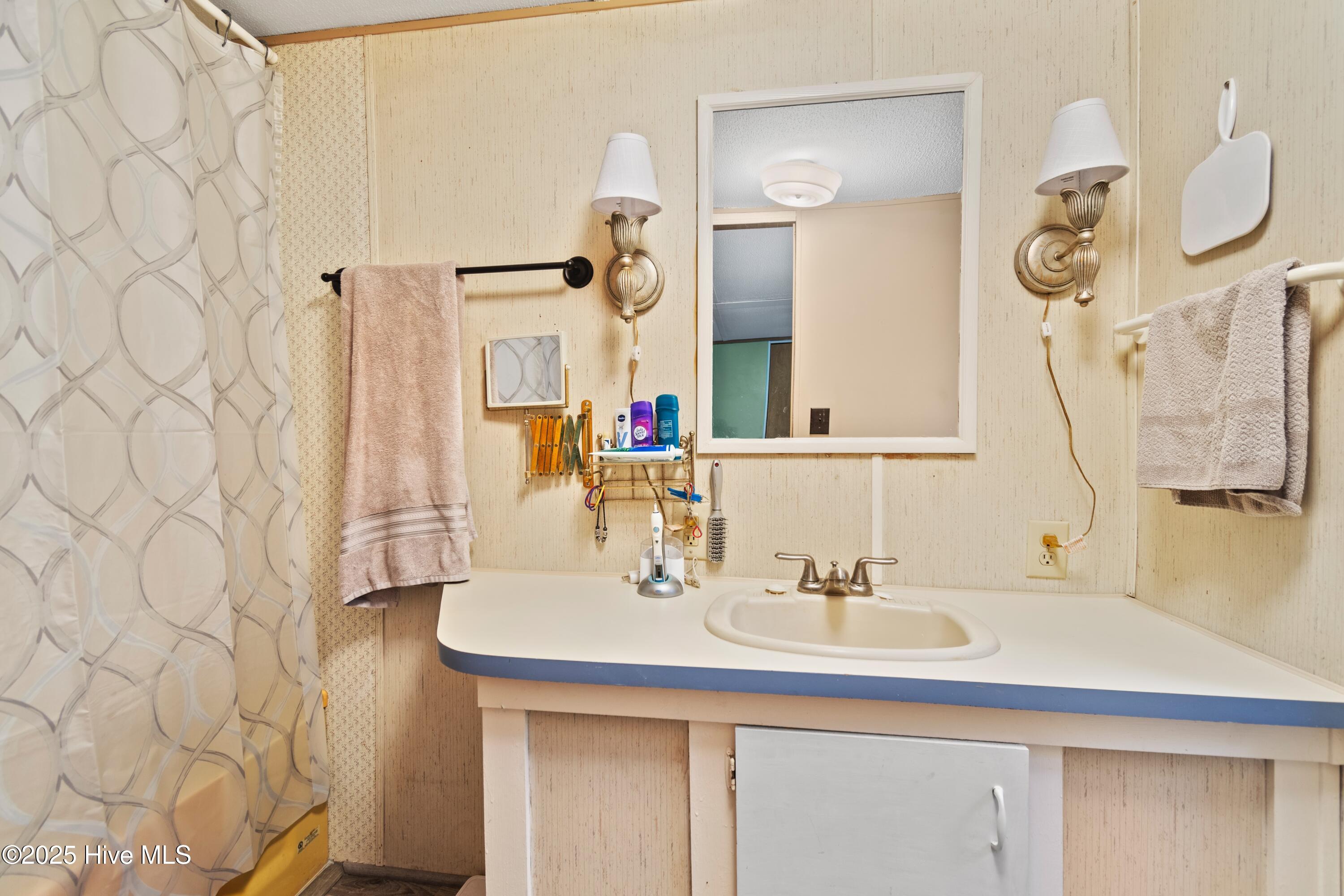 100565495 | Photo 19