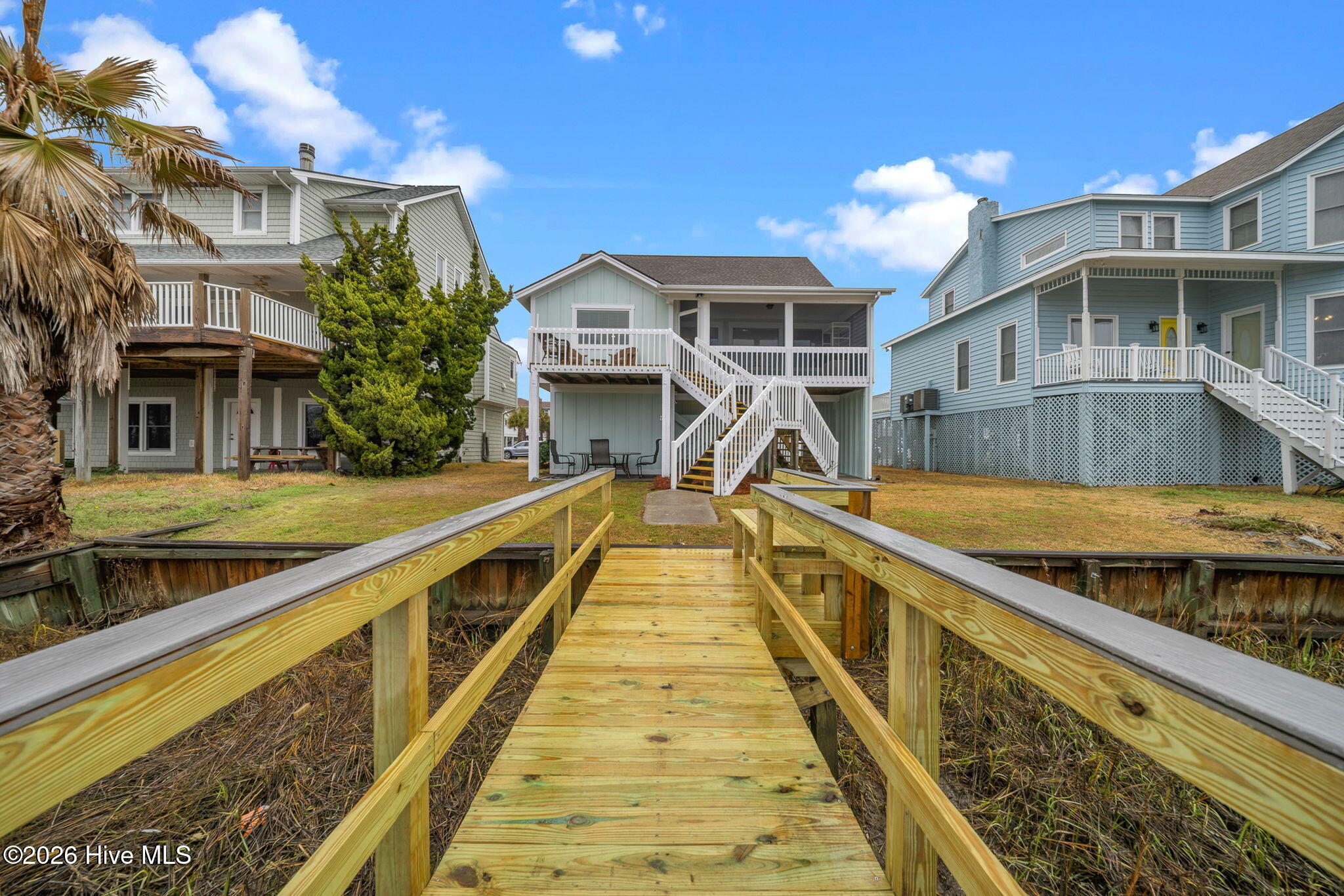 100557260 | Photo 58