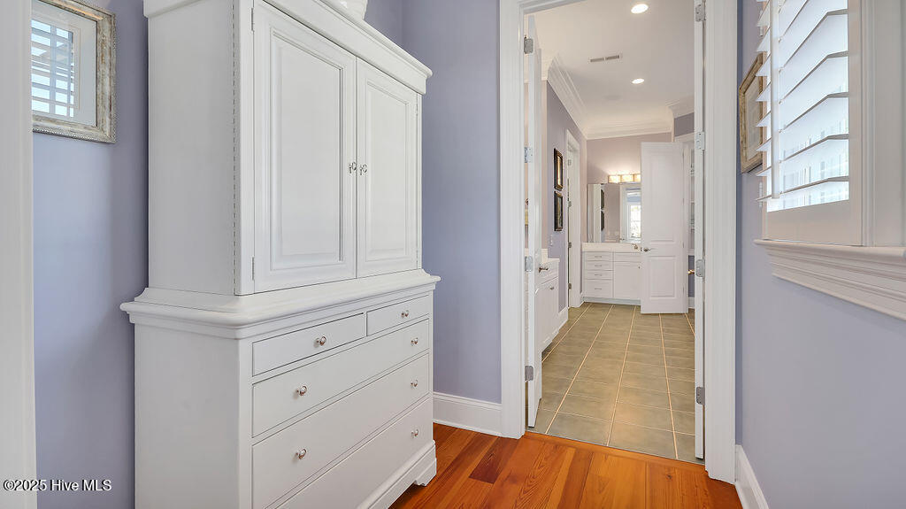 100538863 | Photo 22