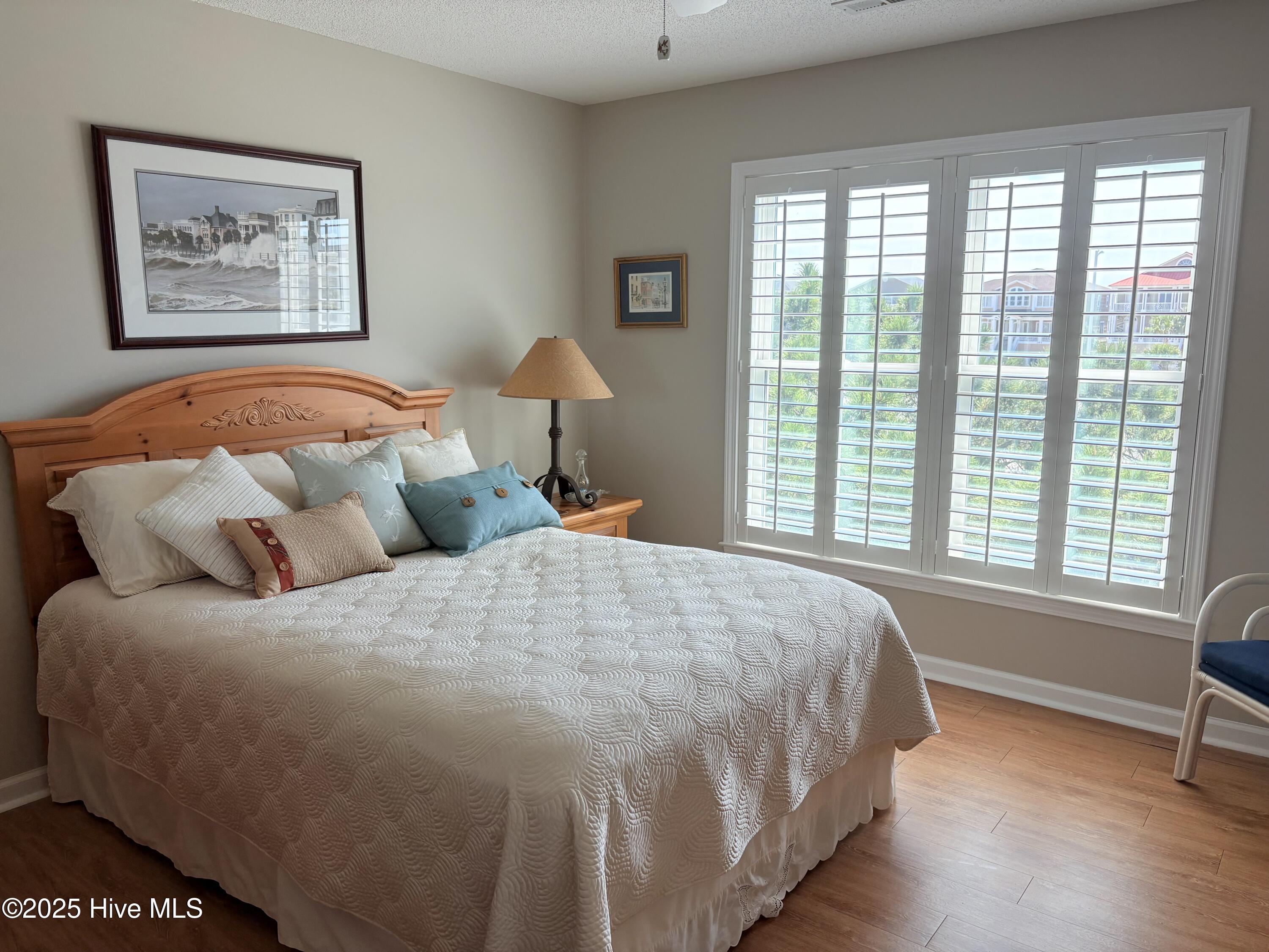 100529458 | Photo 24