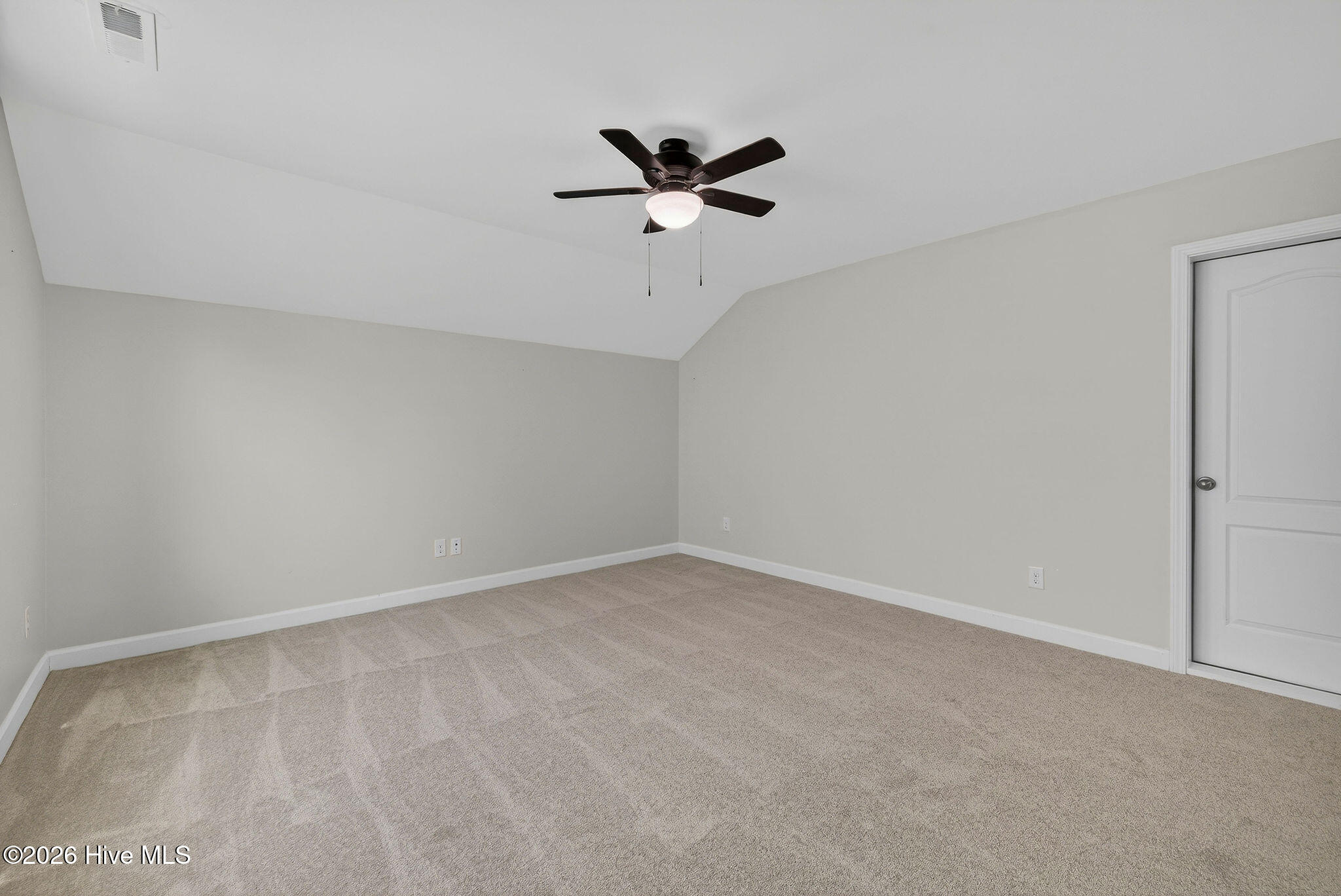 100564802 | Photo 37