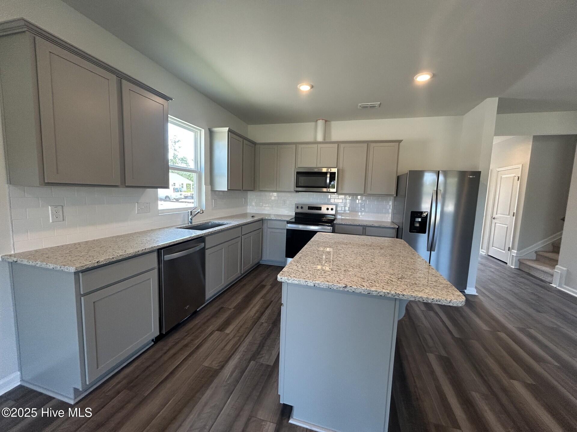 100525039 | Photo 12