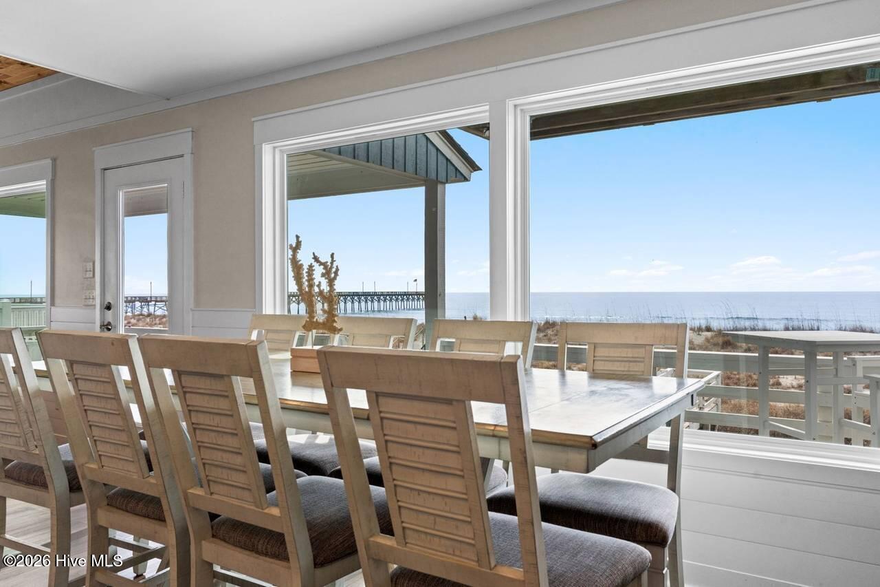 100556593 | Photo 32