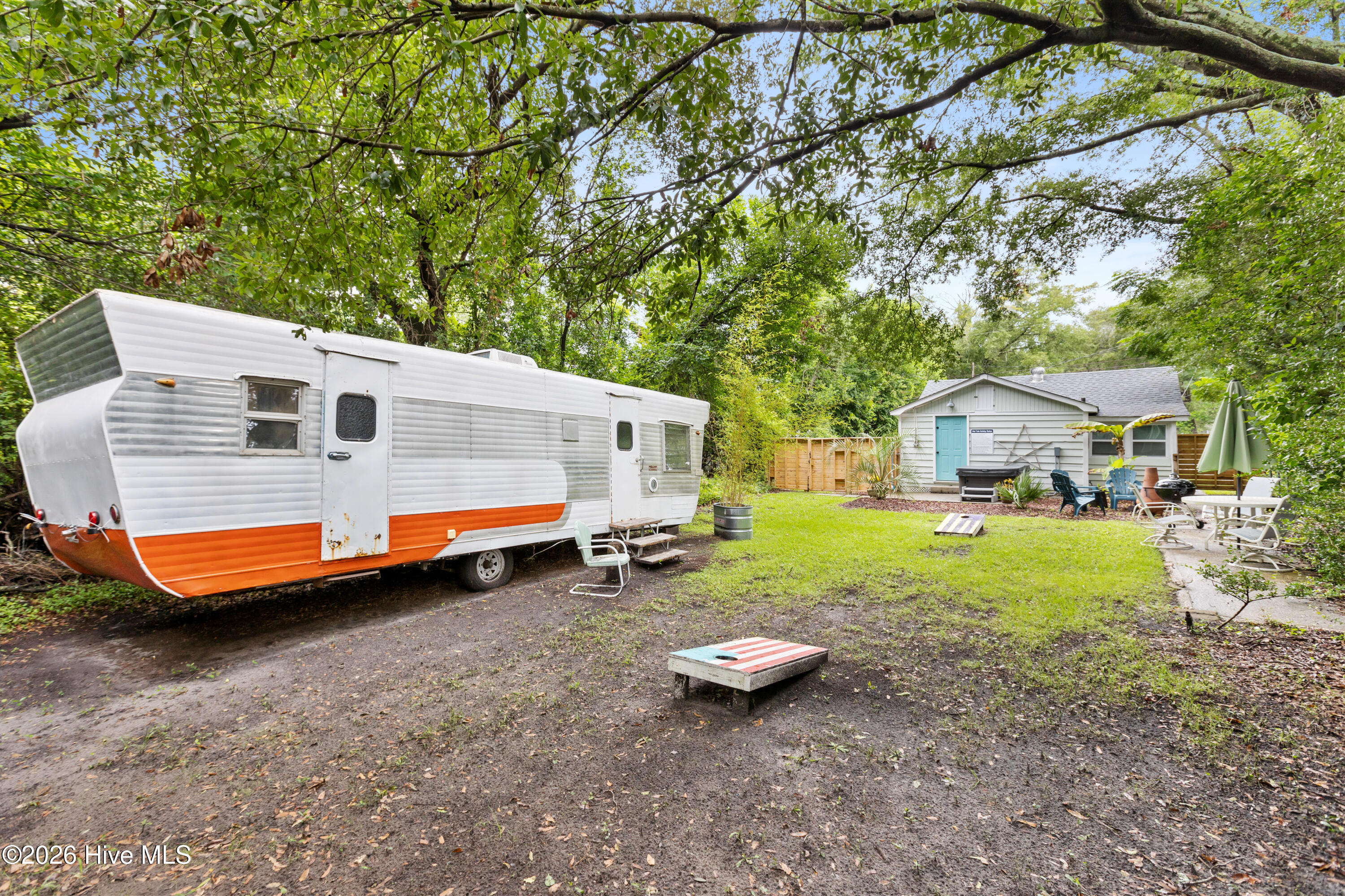 100561657 | Photo 35