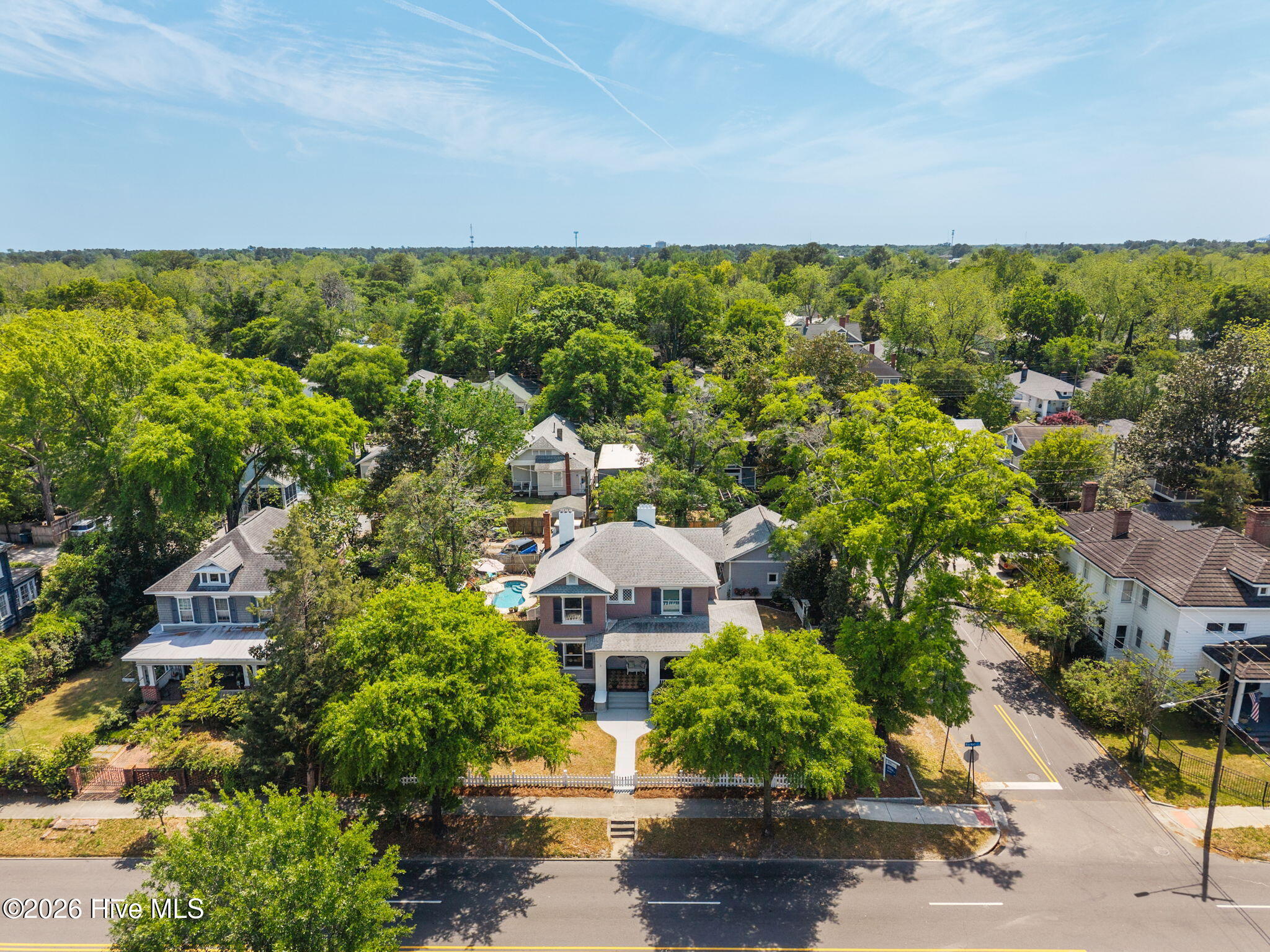 100566277 | Photo 63