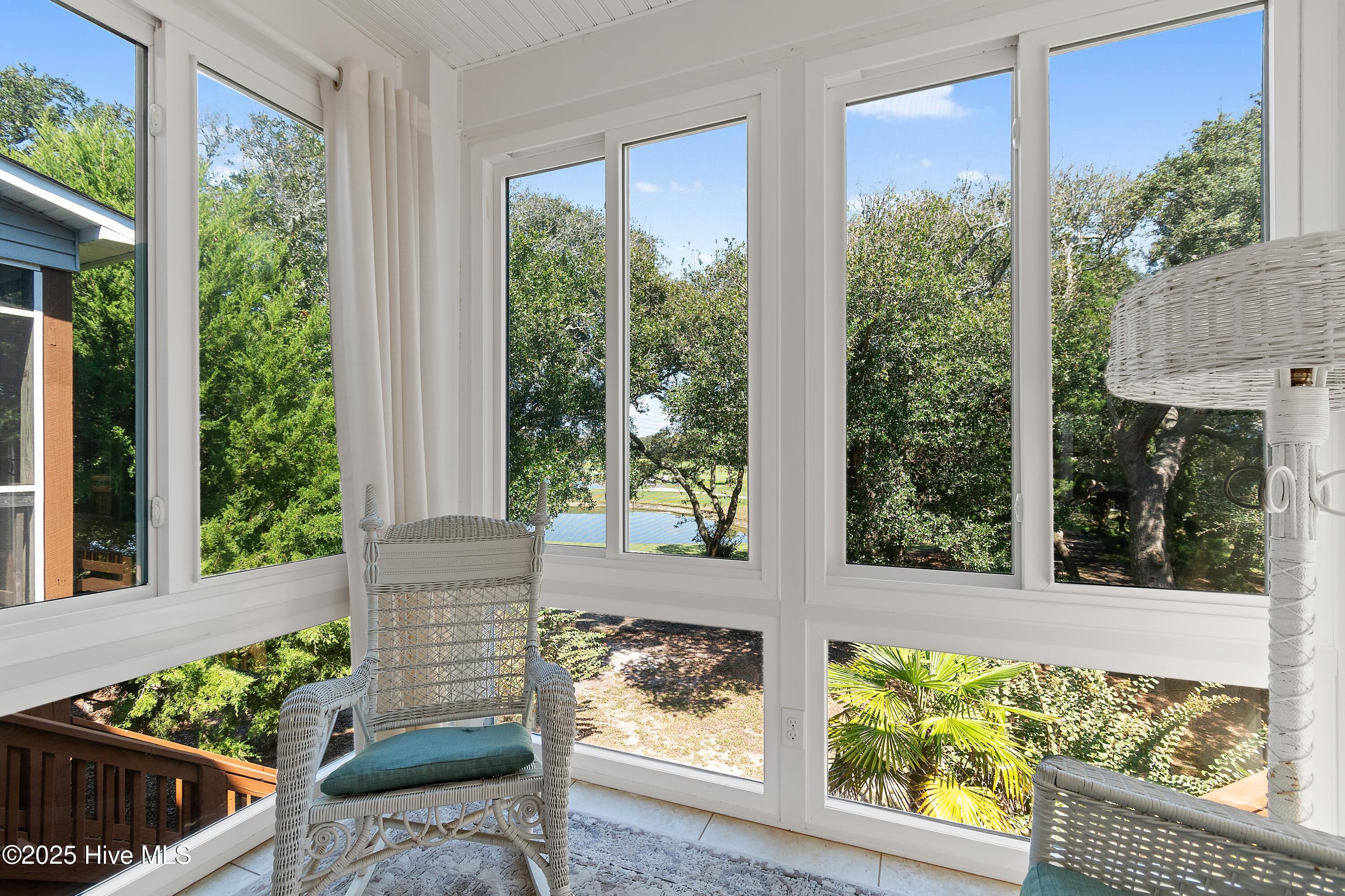 100533940 | Photo 36