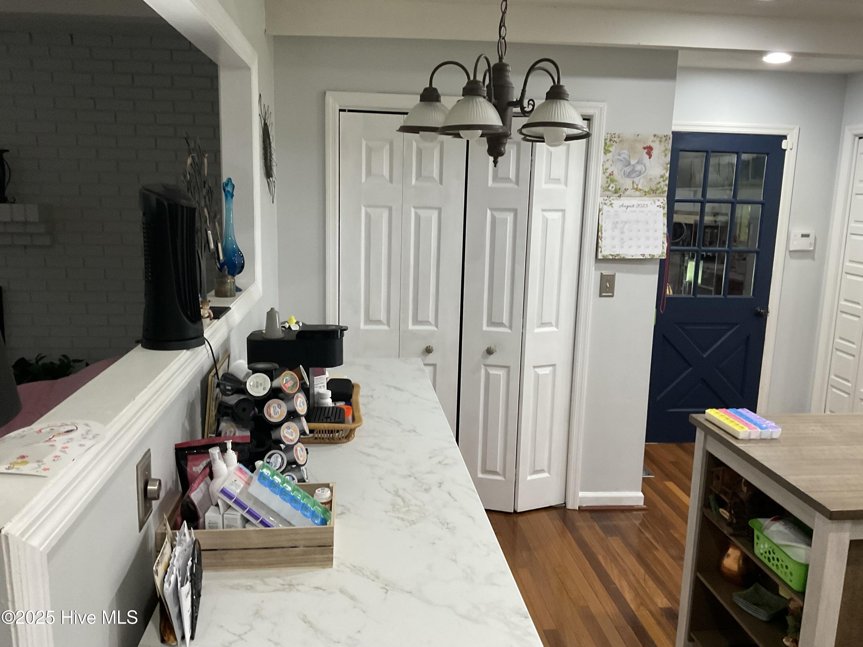 100529800 | Photo 23