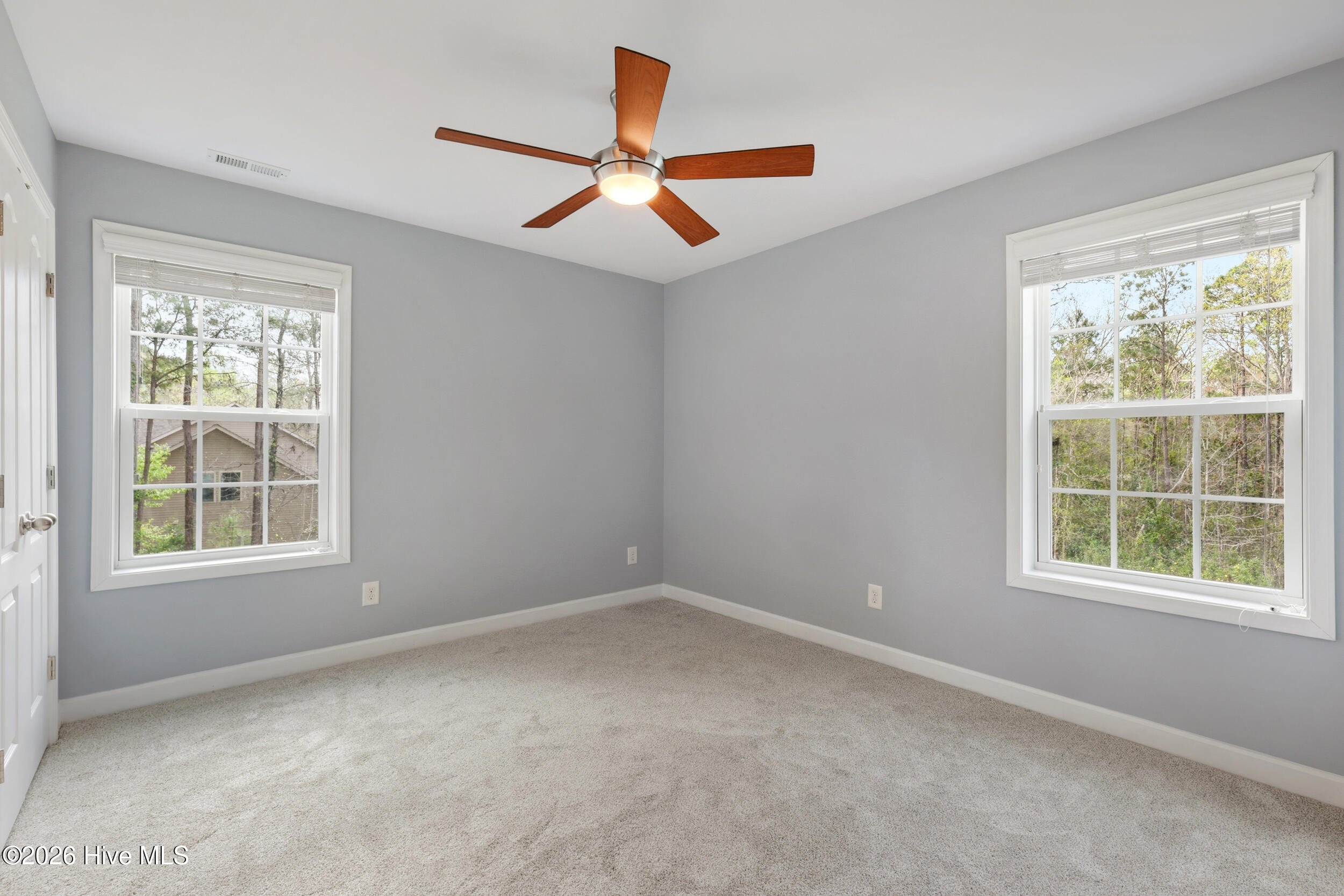 100562179 | Photo 45