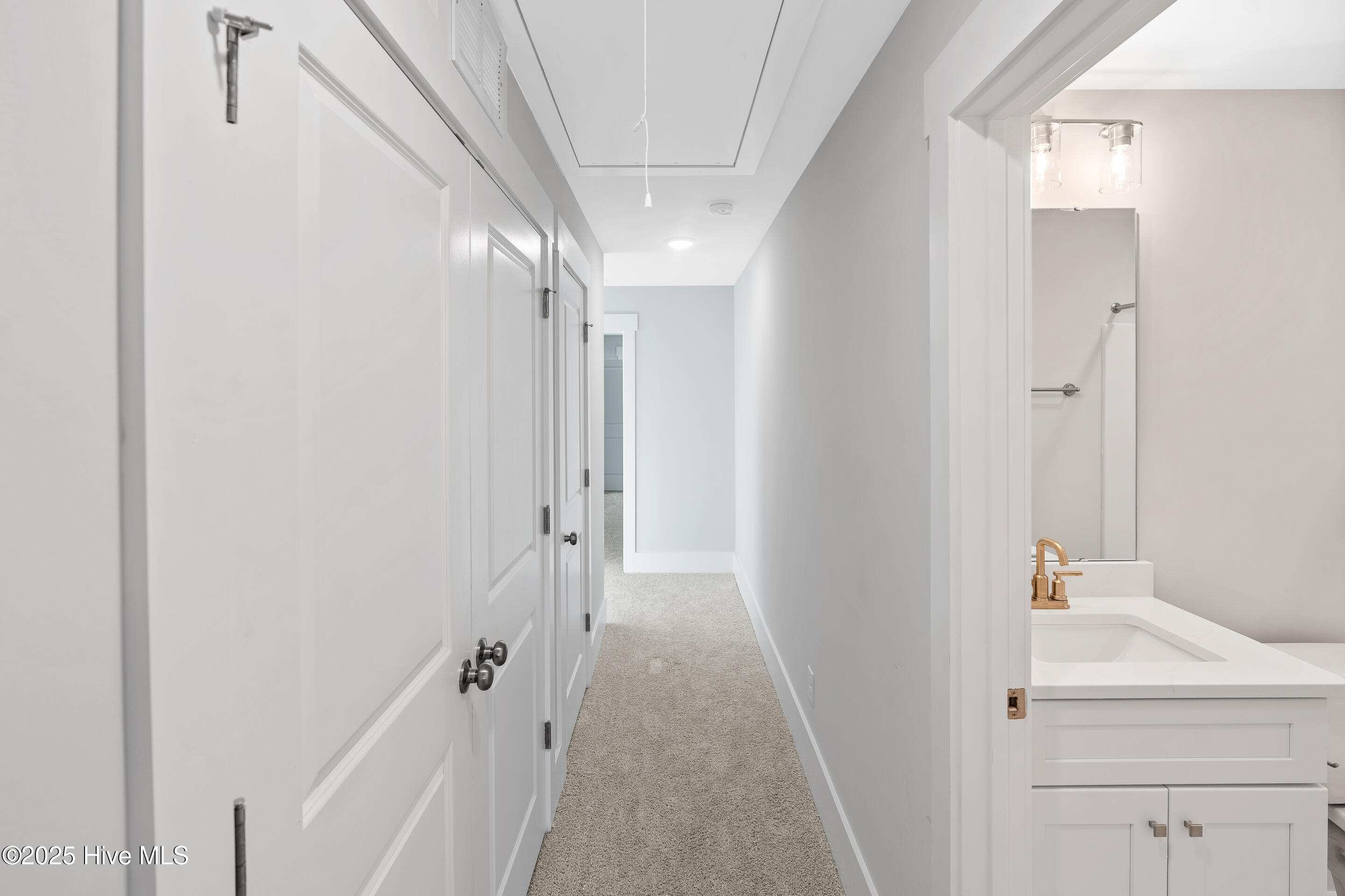 100554918 | Photo 25