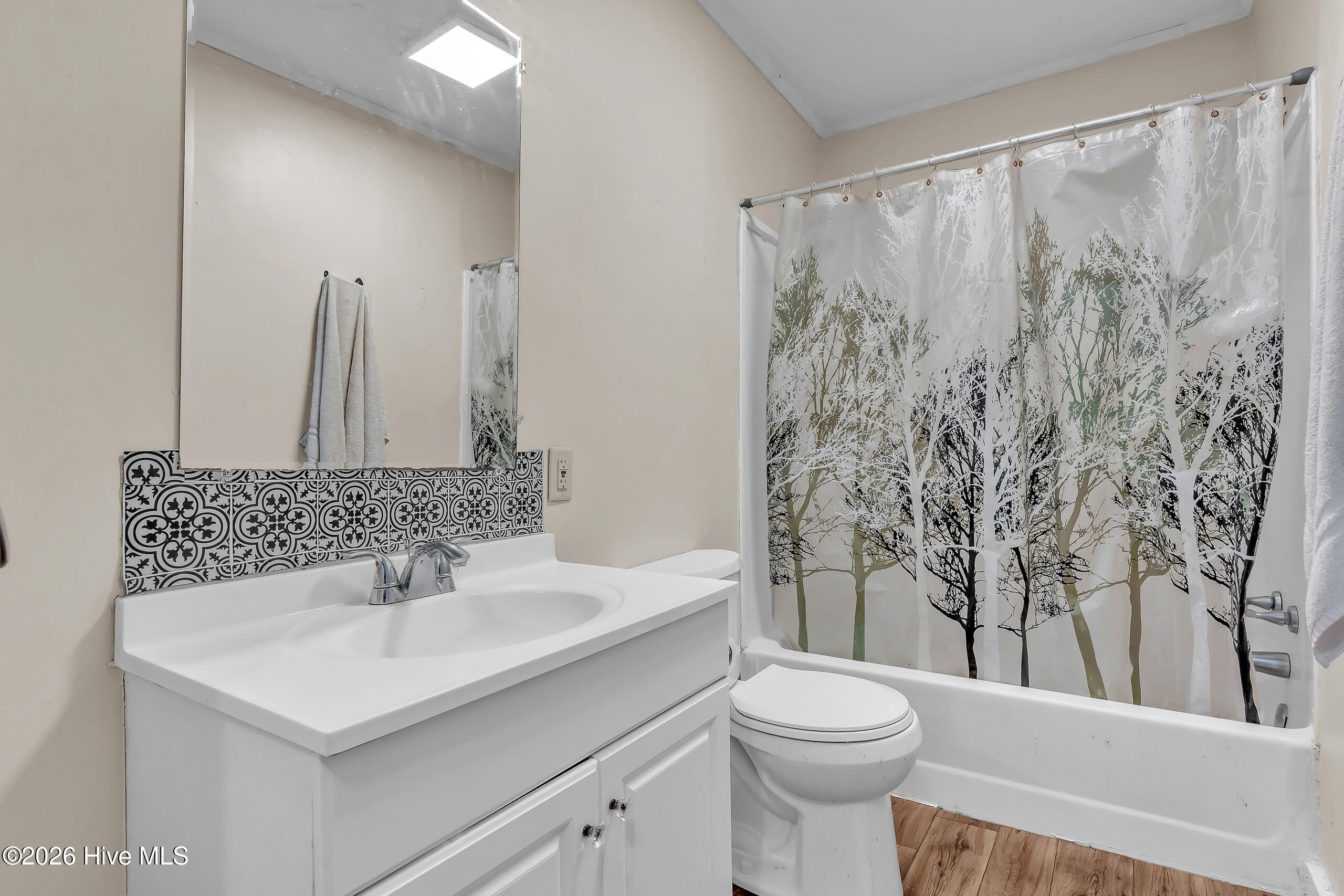 100567144 | Photo 13