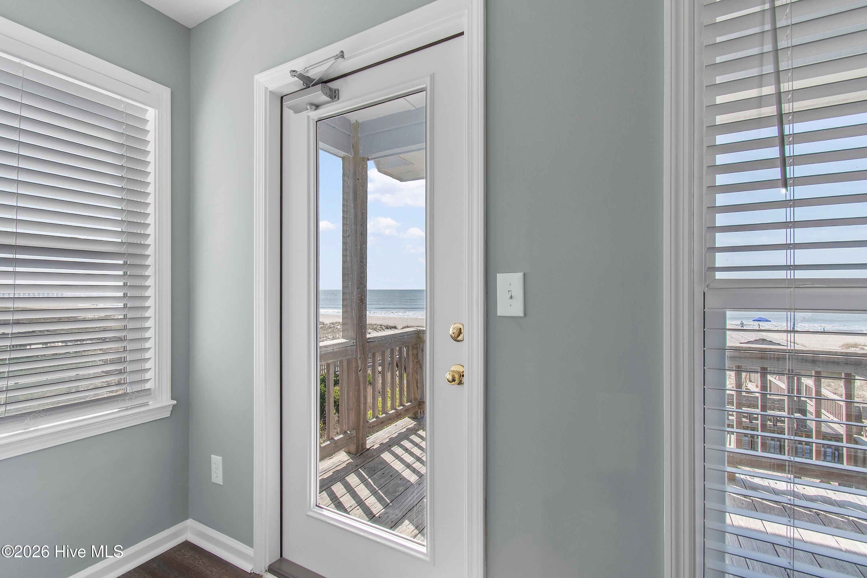 100566525 | Photo 36