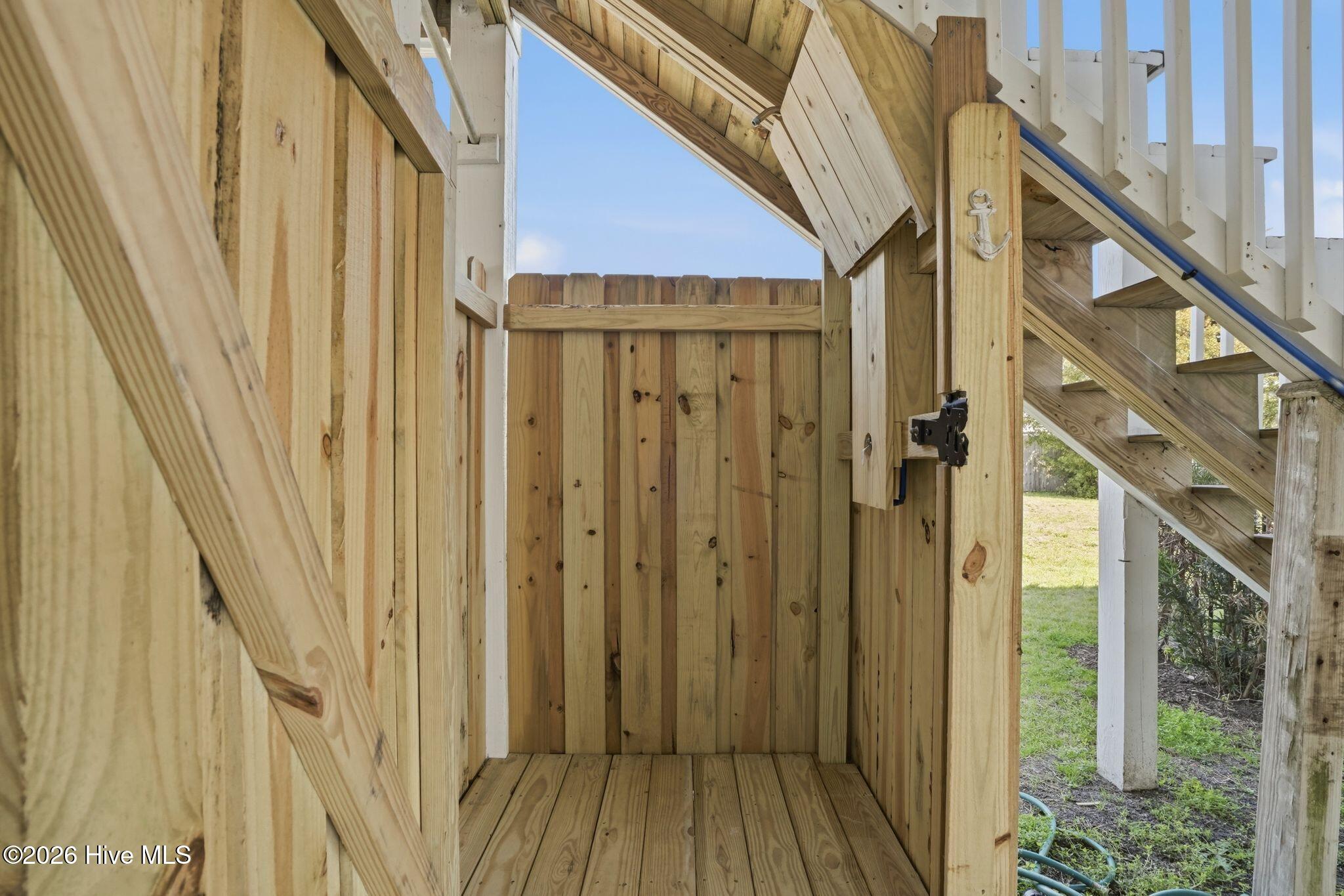 100558561 | Photo 10