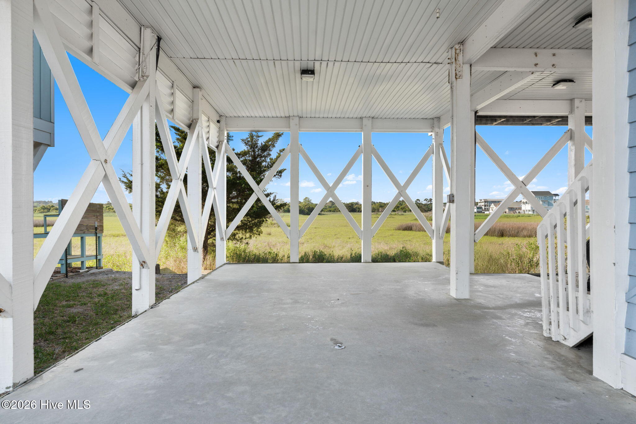 100568458 | Photo 61