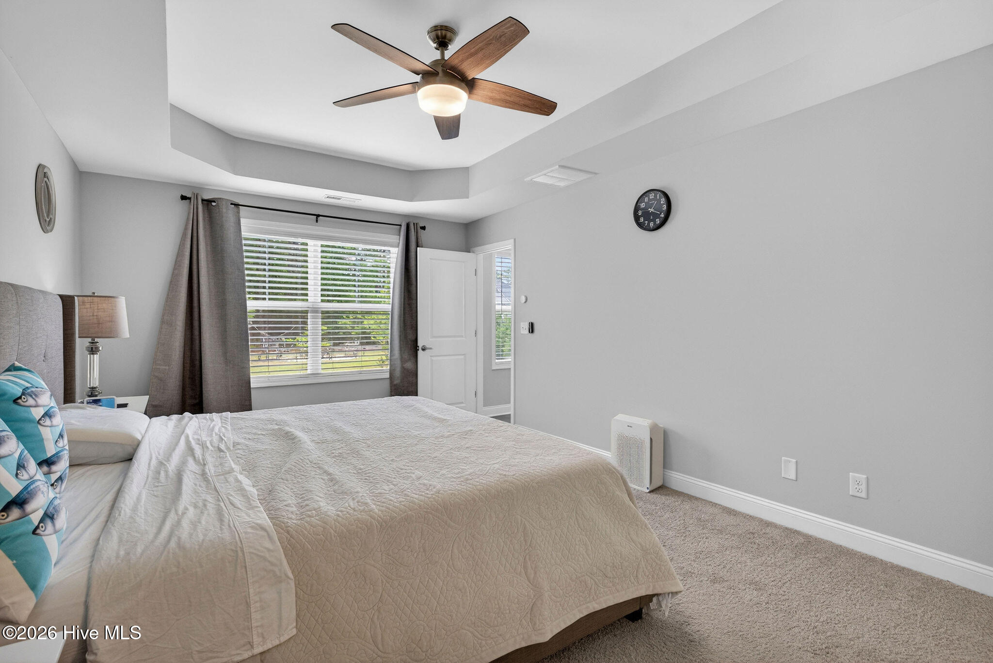 100570074 | Photo 21