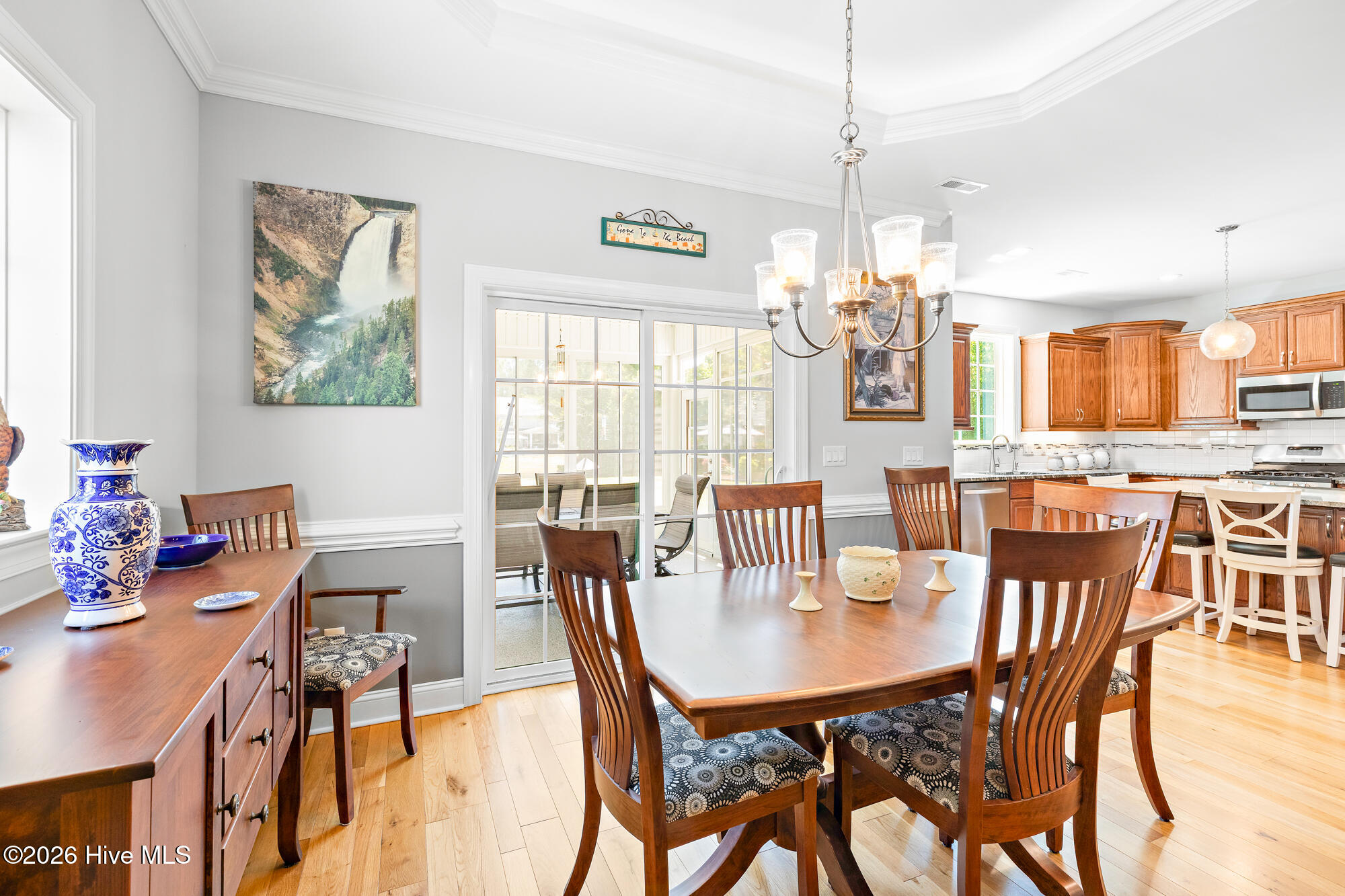 100567738 | Photo 15