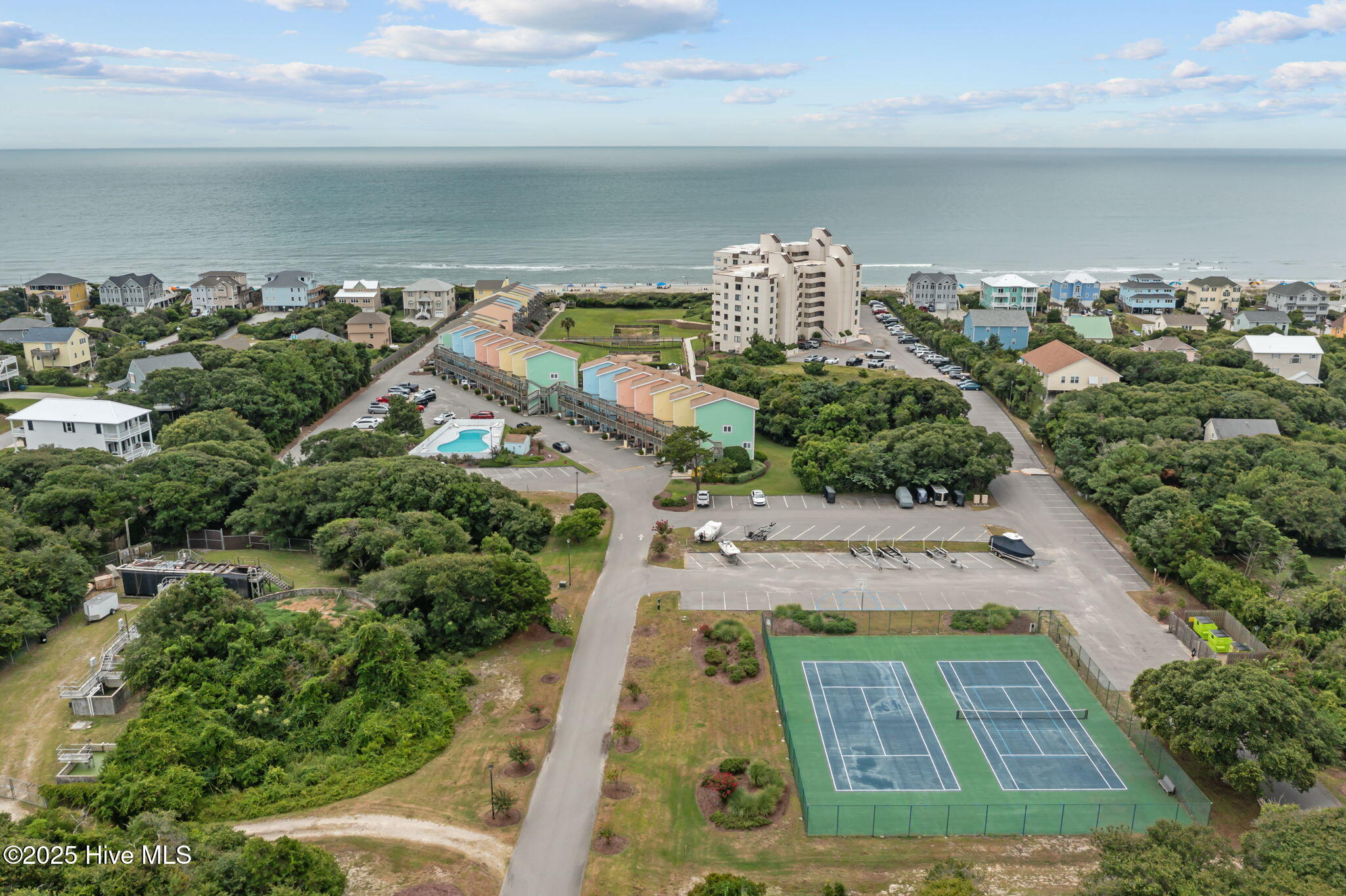 100520425 | Photo 57