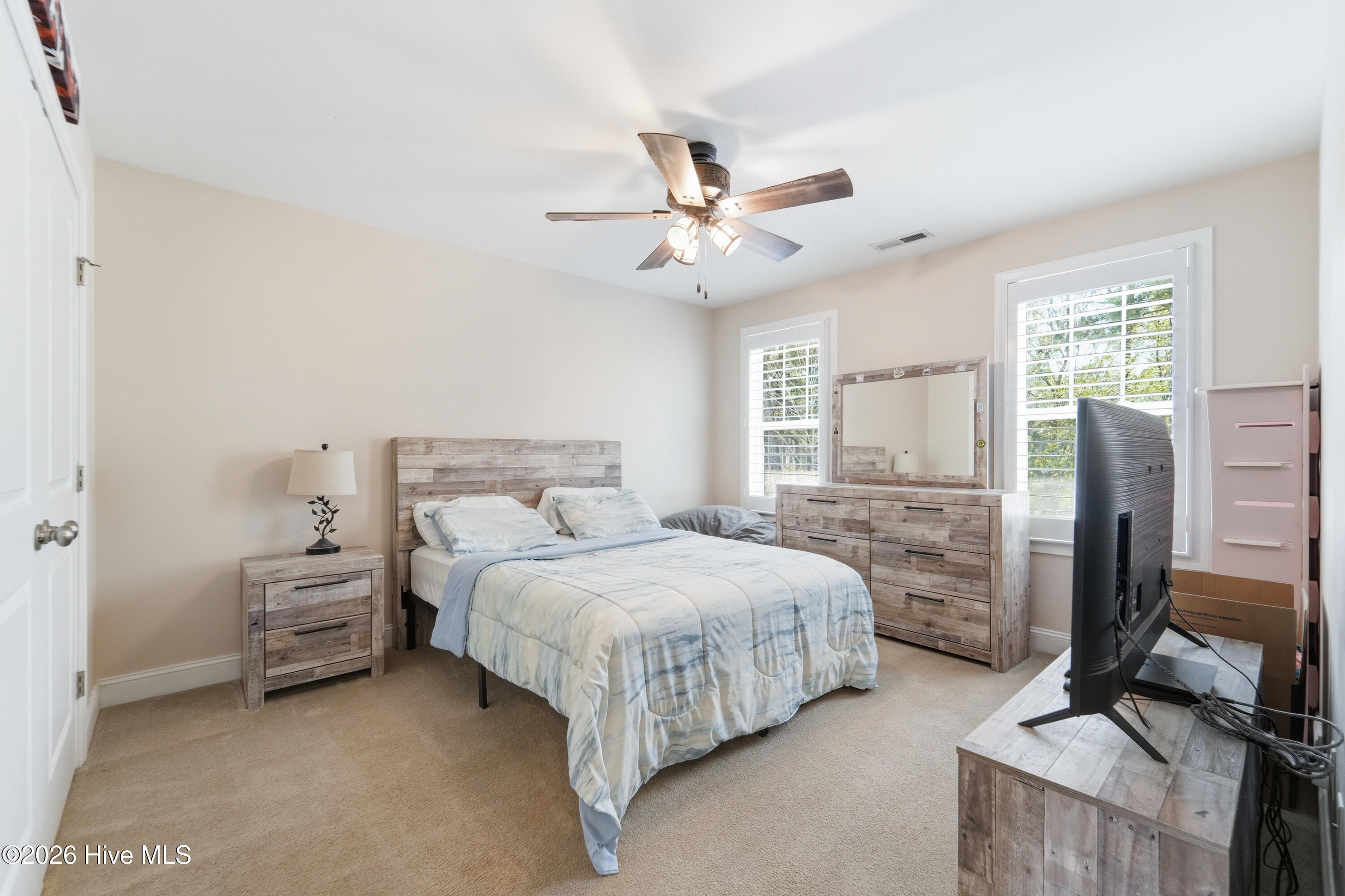 100562965 | Photo 59