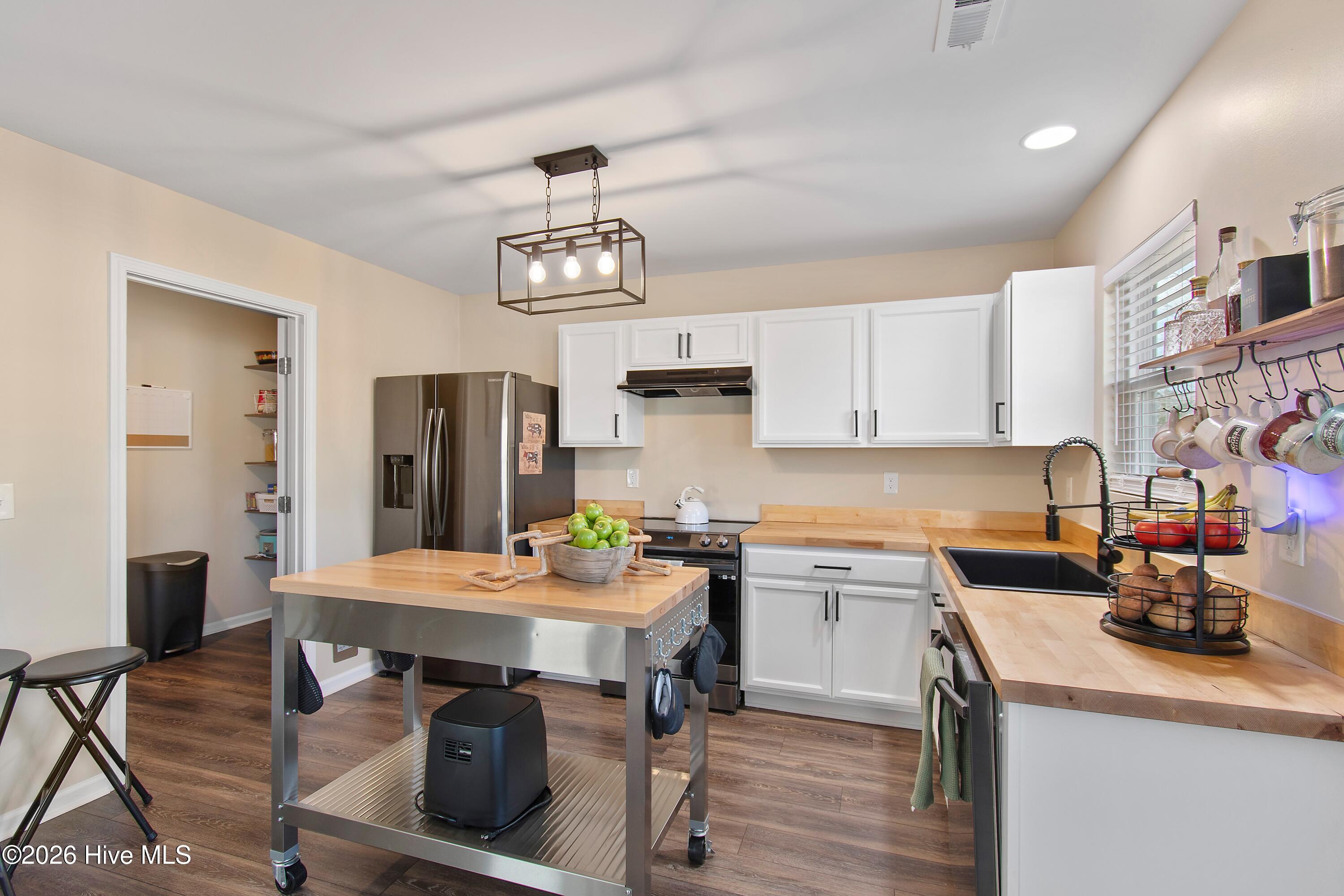 100549782 | Photo 12