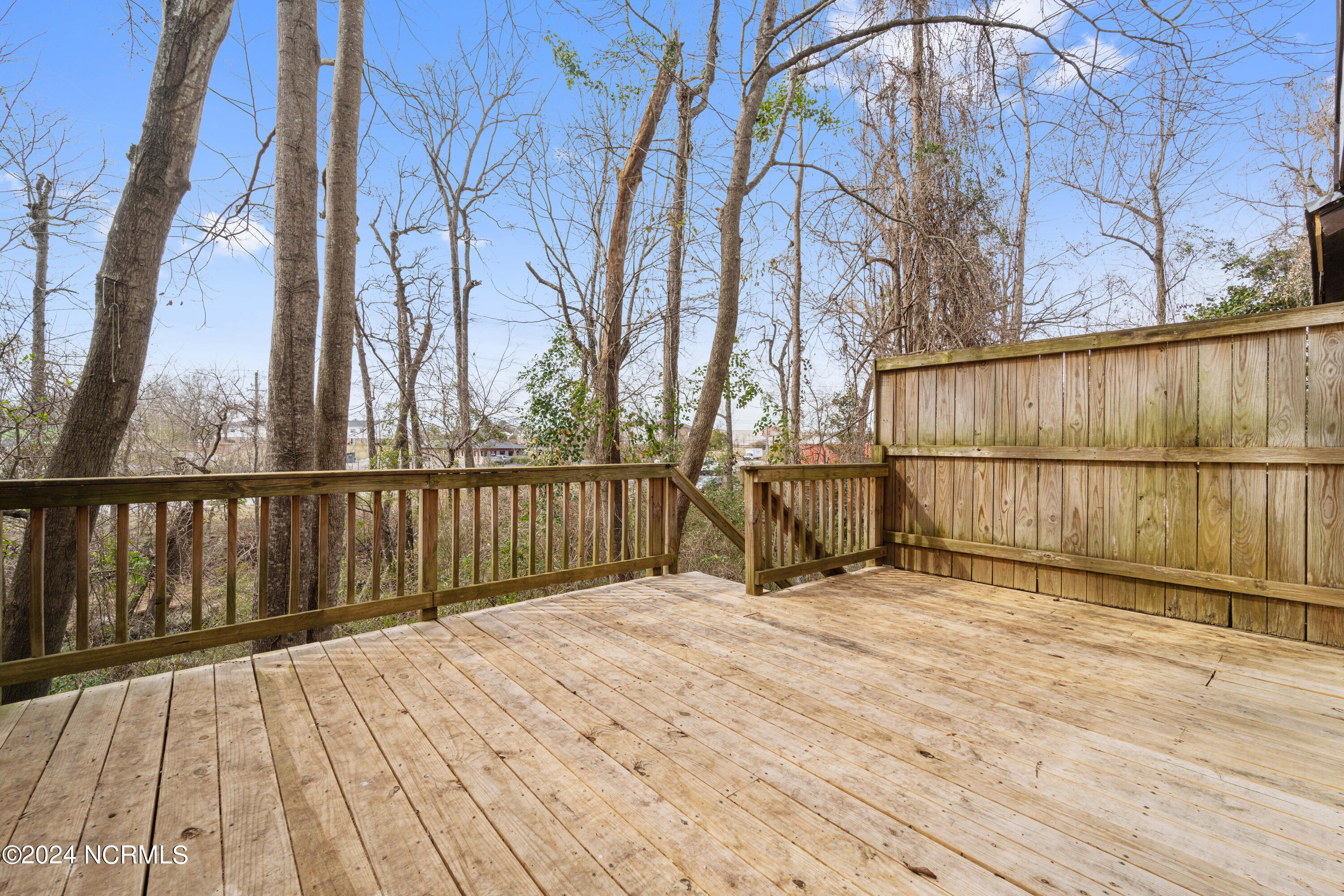 100566962 | Photo 14