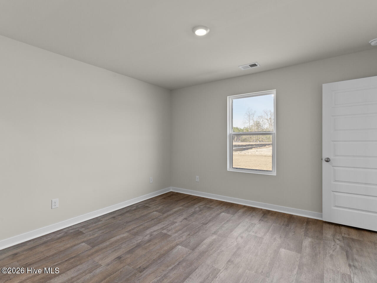 100544401 | Photo 16