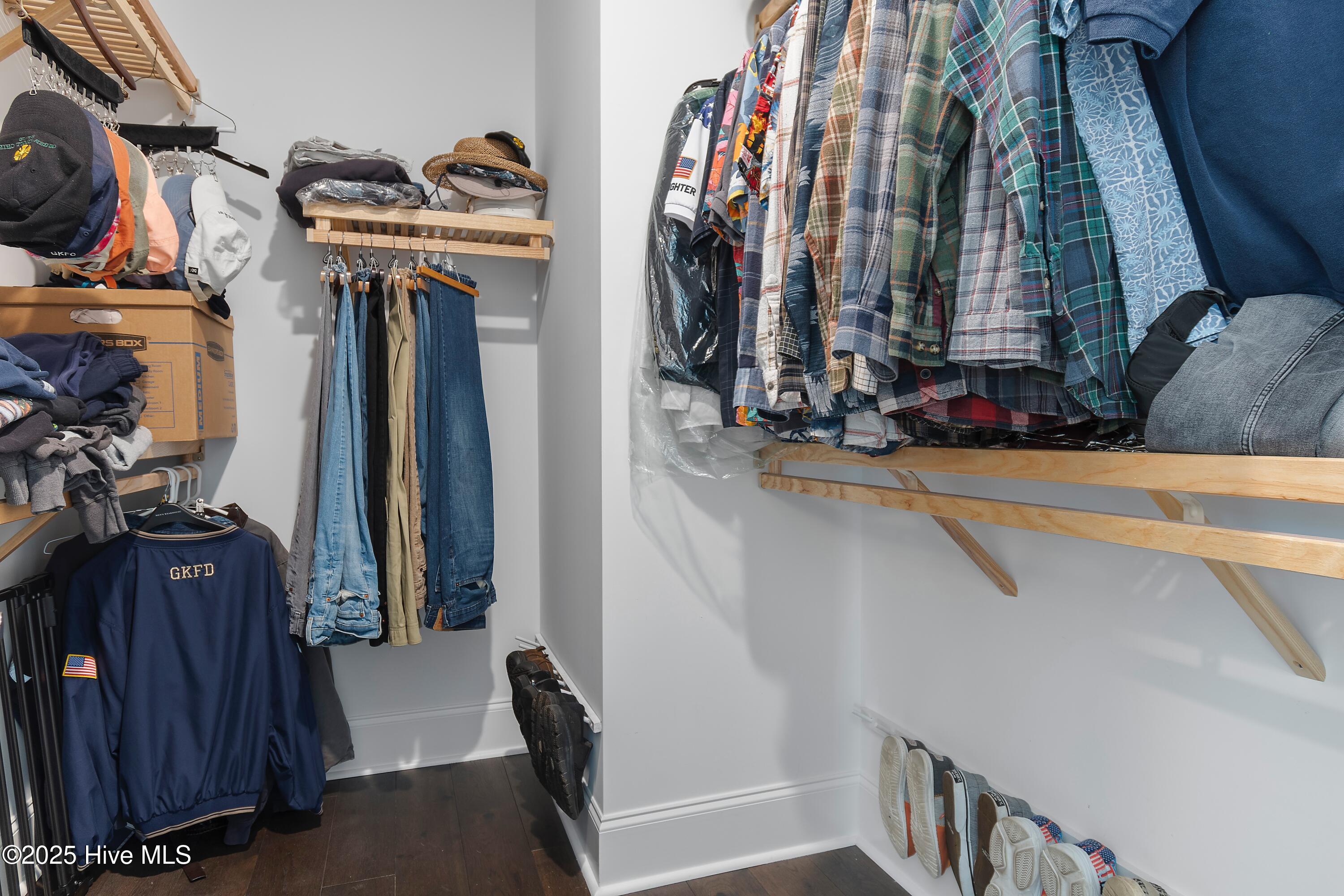 100518411 | Photo 26