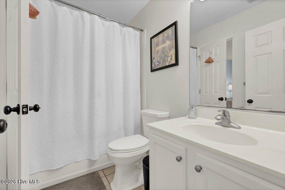 100569395 | Photo 26