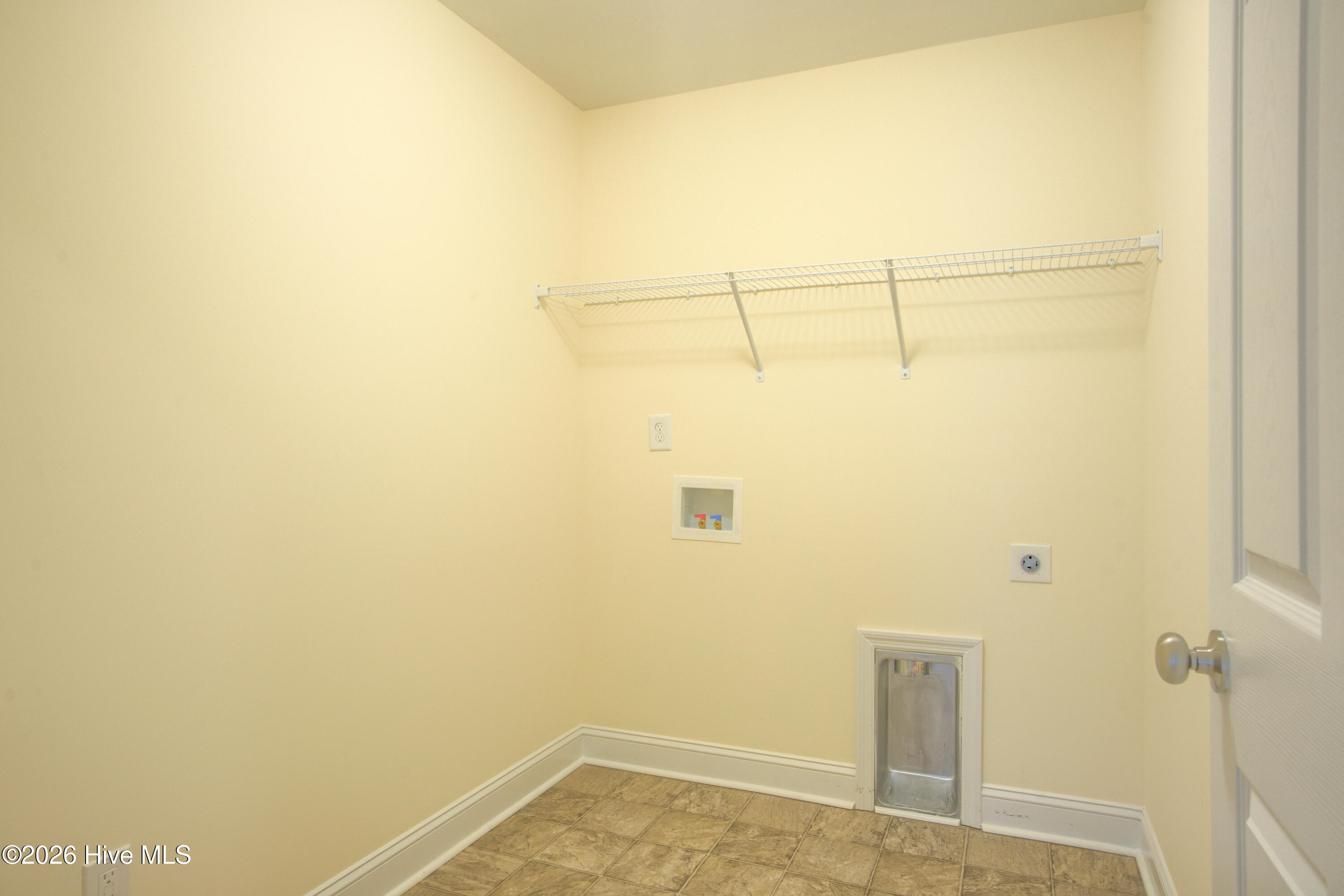 100557934 | Photo 21