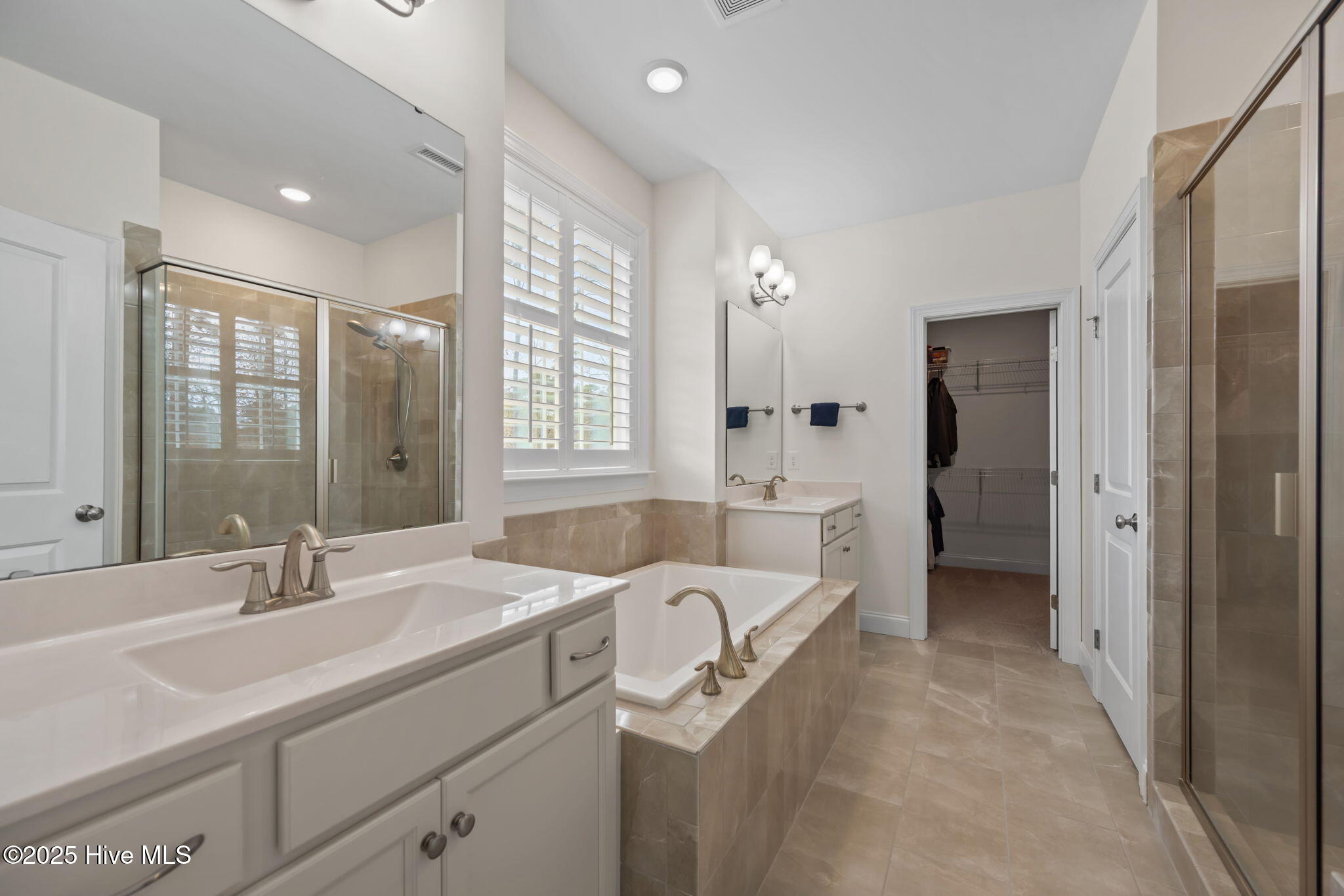 100545524 | Photo 21