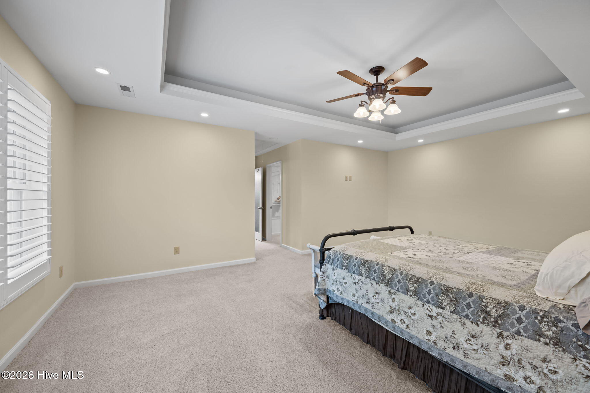 100556770 | Photo 27