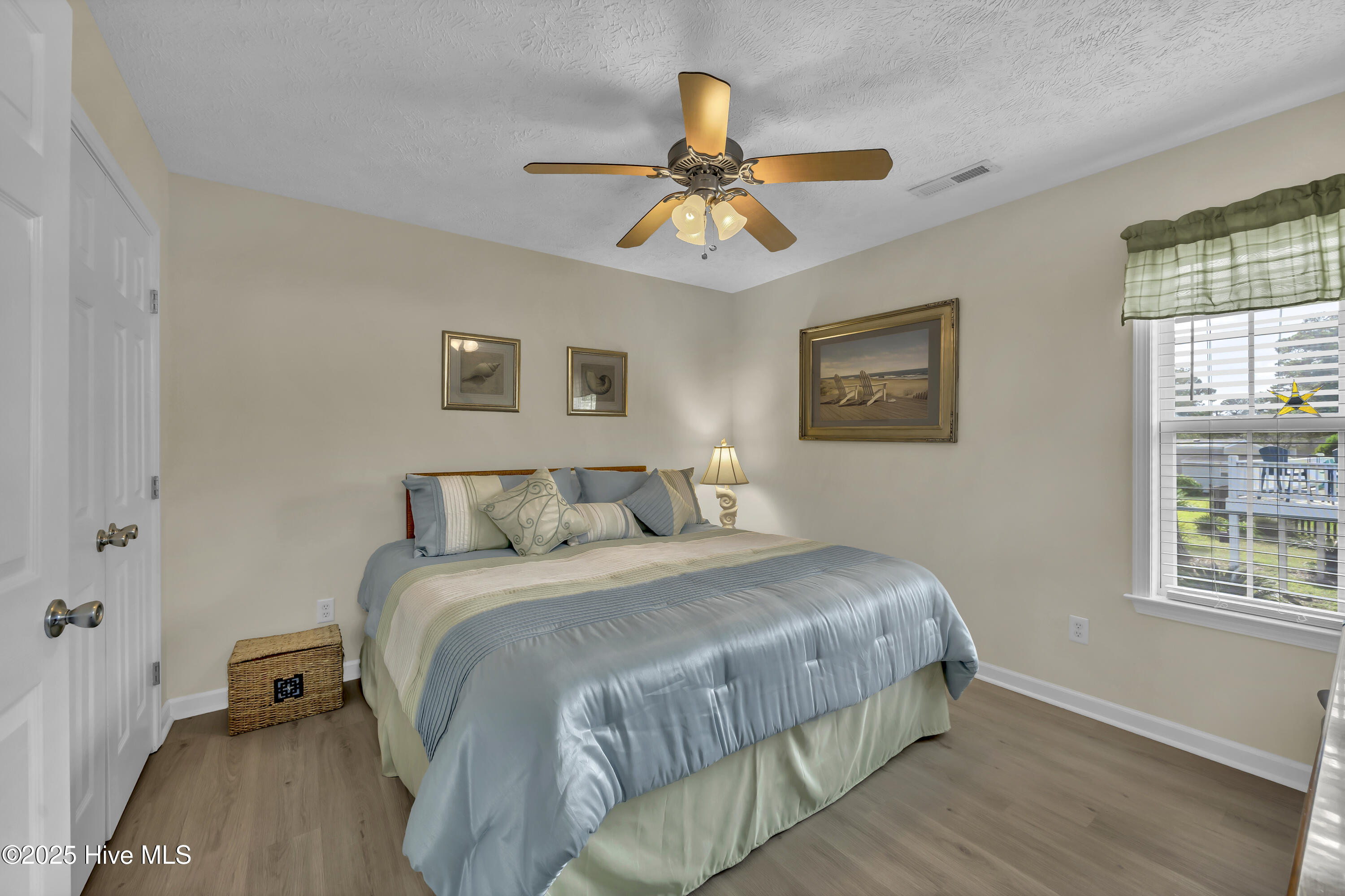 100535524 | Photo 13