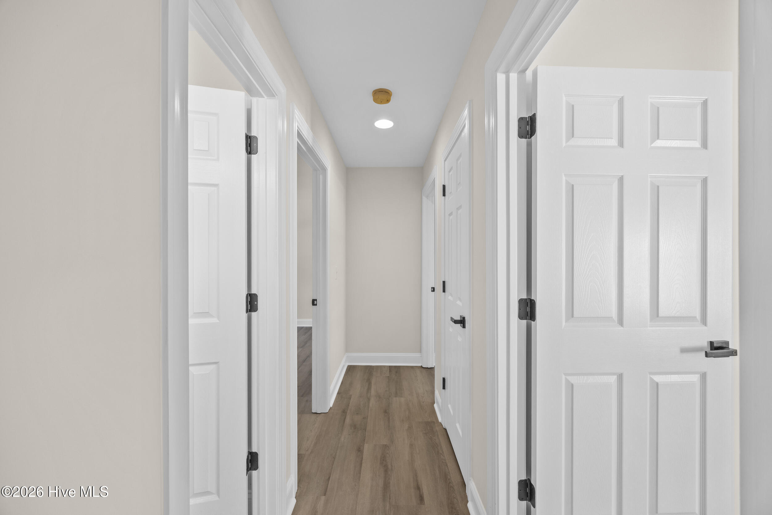 100569542 | Photo 17