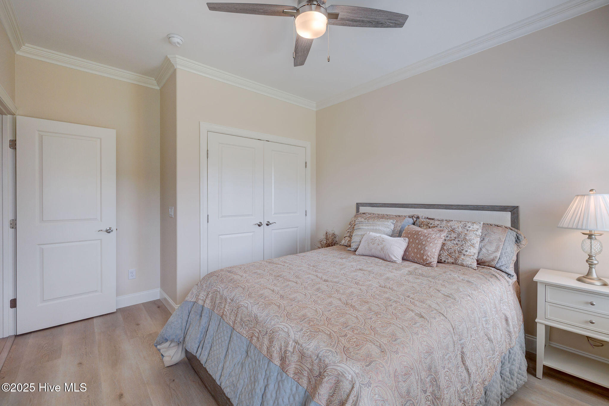 100549436 | Photo 38