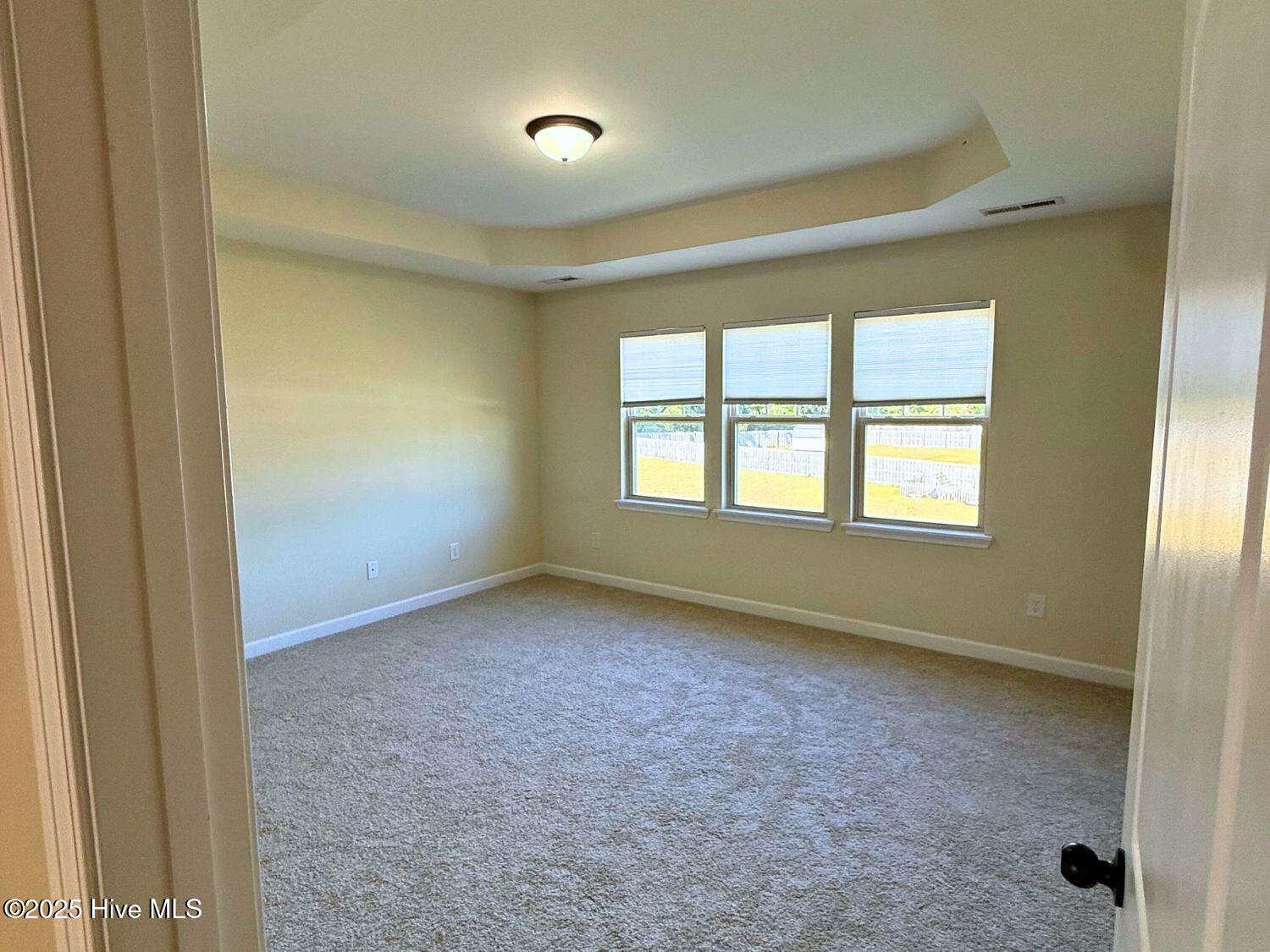 100542063 | Photo 19