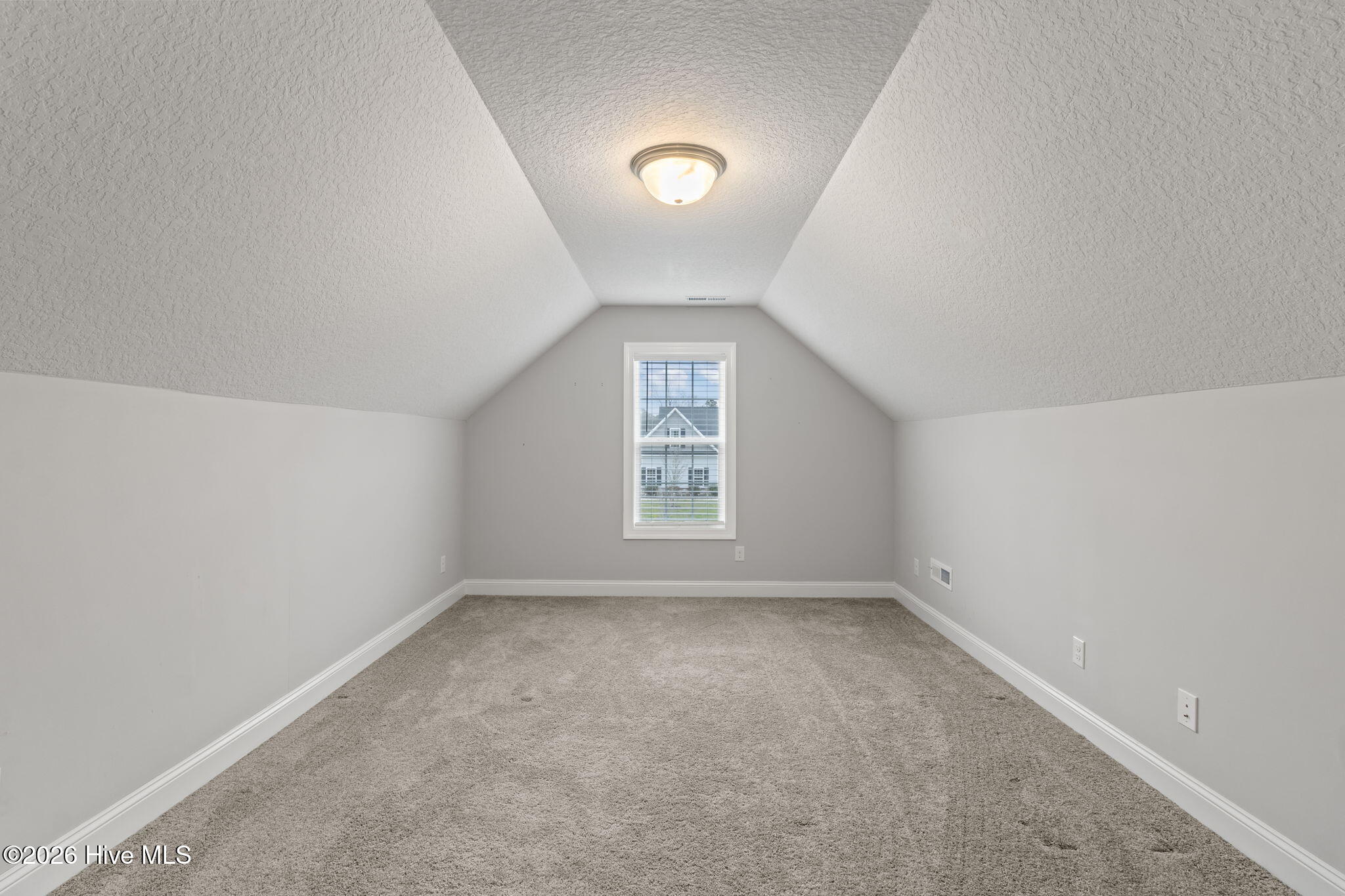 100560055 | Photo 30