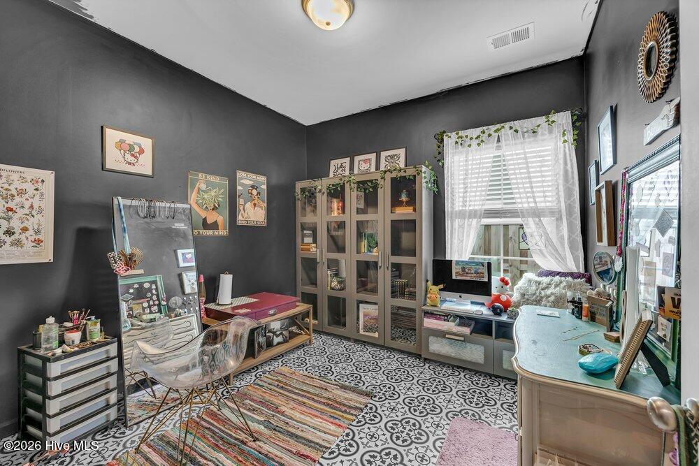 100569787 | Photo 20