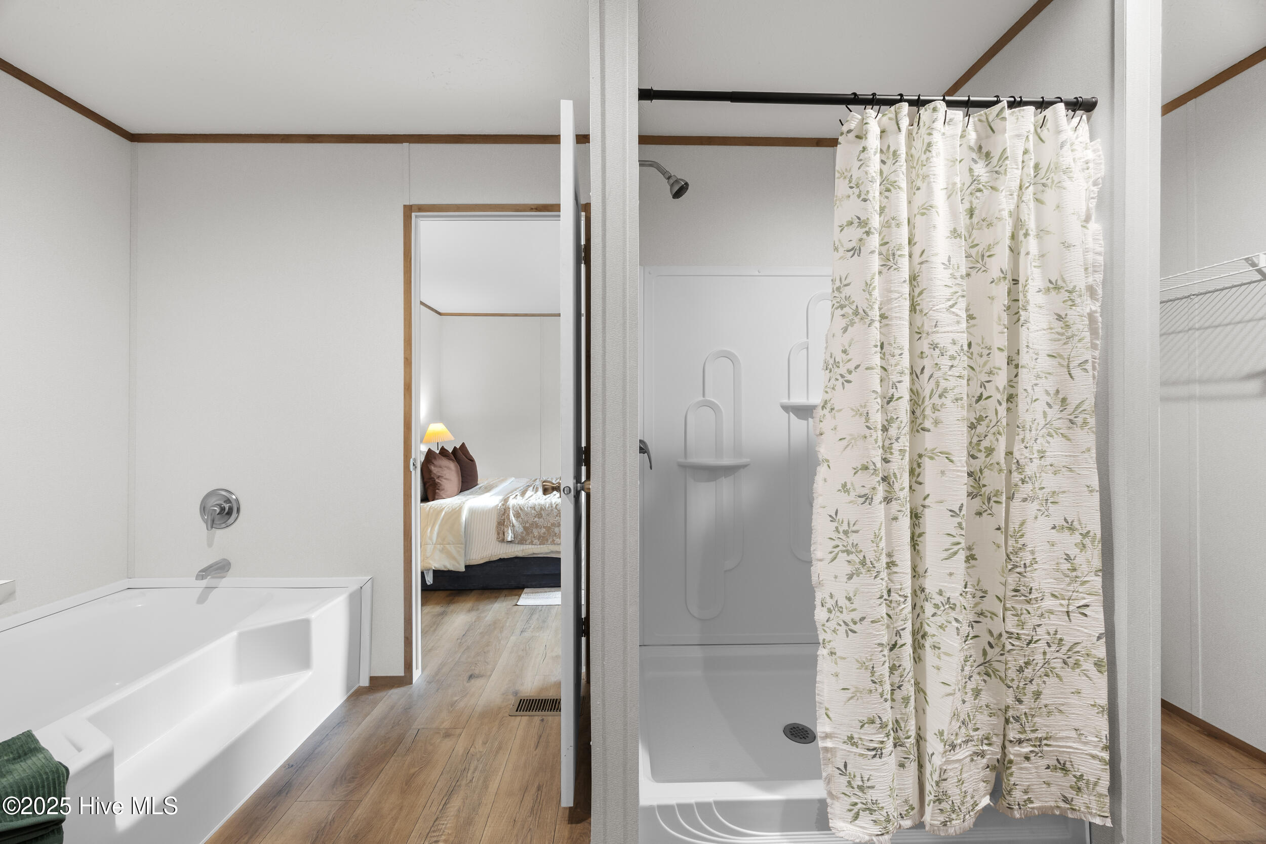 100546833 | Photo 28